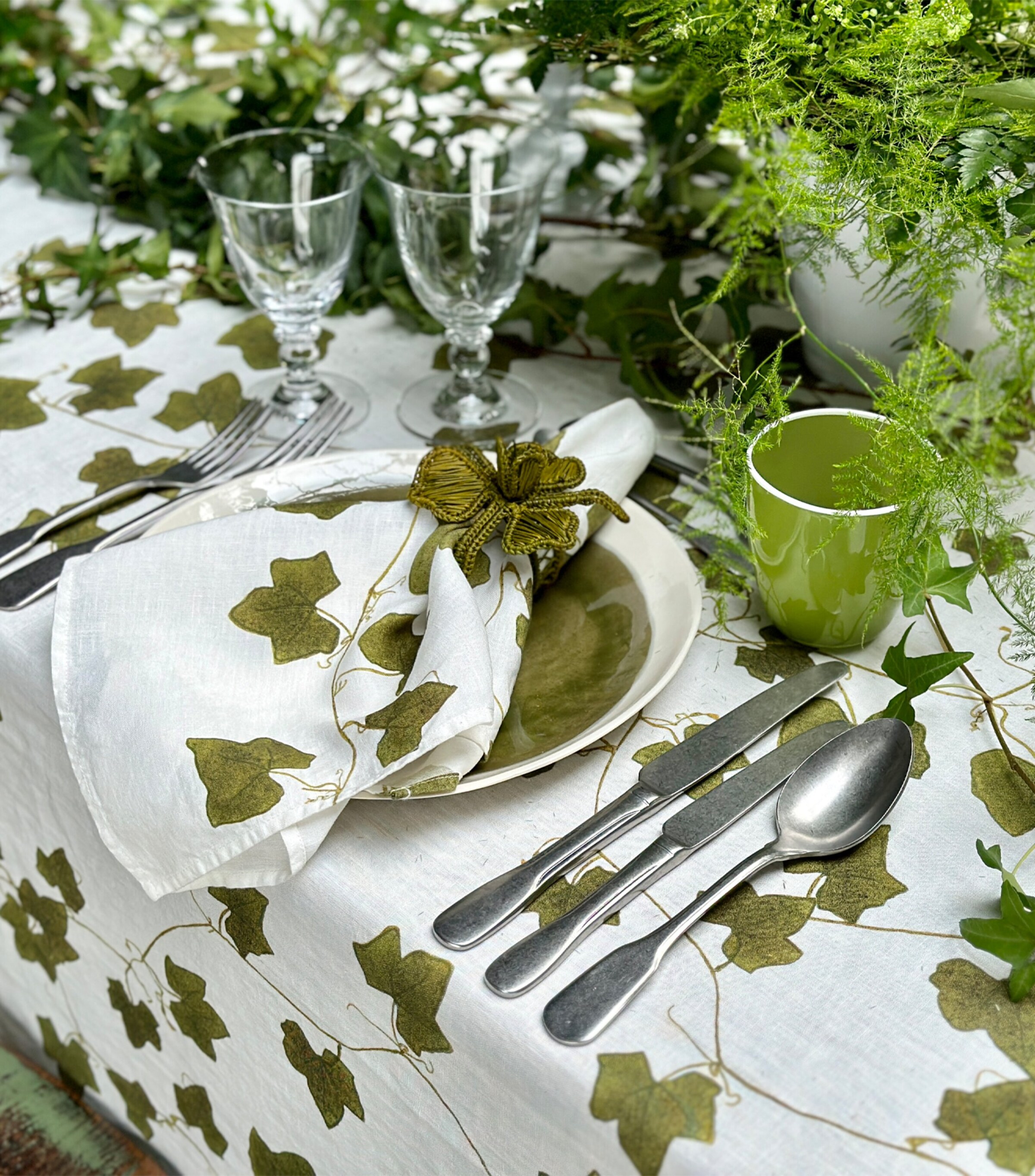 Summerill & Bishop Linen Ivy Napkin (50cm x 50cm) Green Image 3