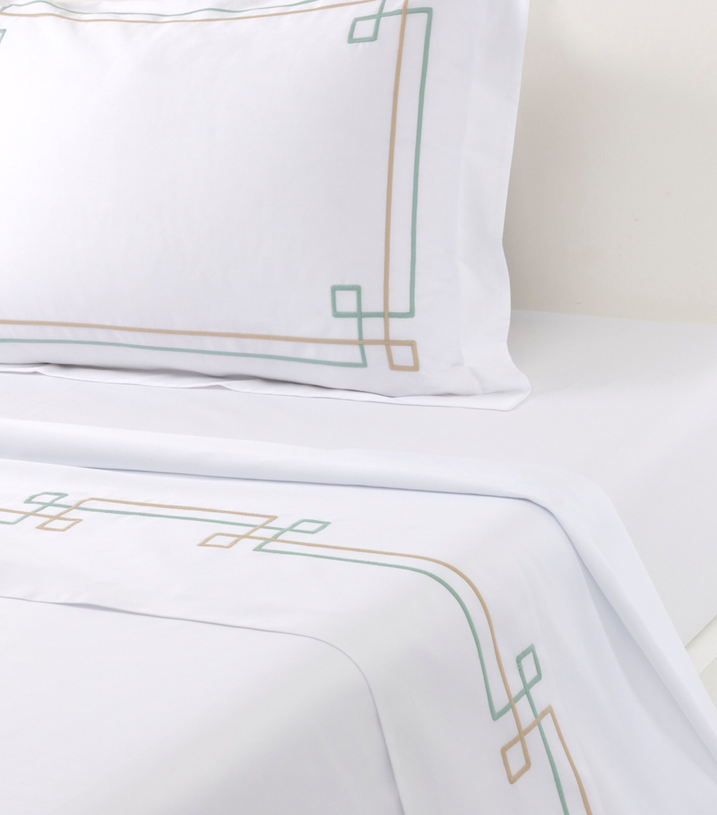 Yves Delorme Villa Double Flat Sheet (240cm x 295cm) Multicoloured Image 2