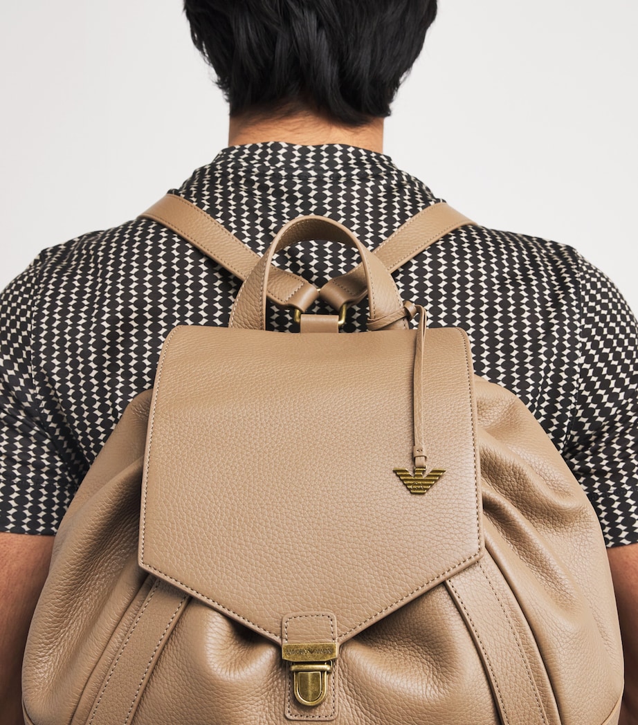 Pebbled Leather Backpack U6166 Image 2
