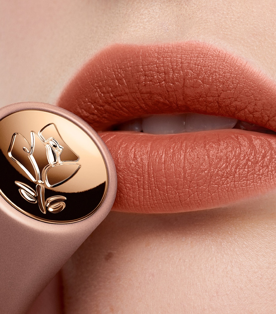 L’Absolu Rouge Intimate Lipstick 273 Image 4