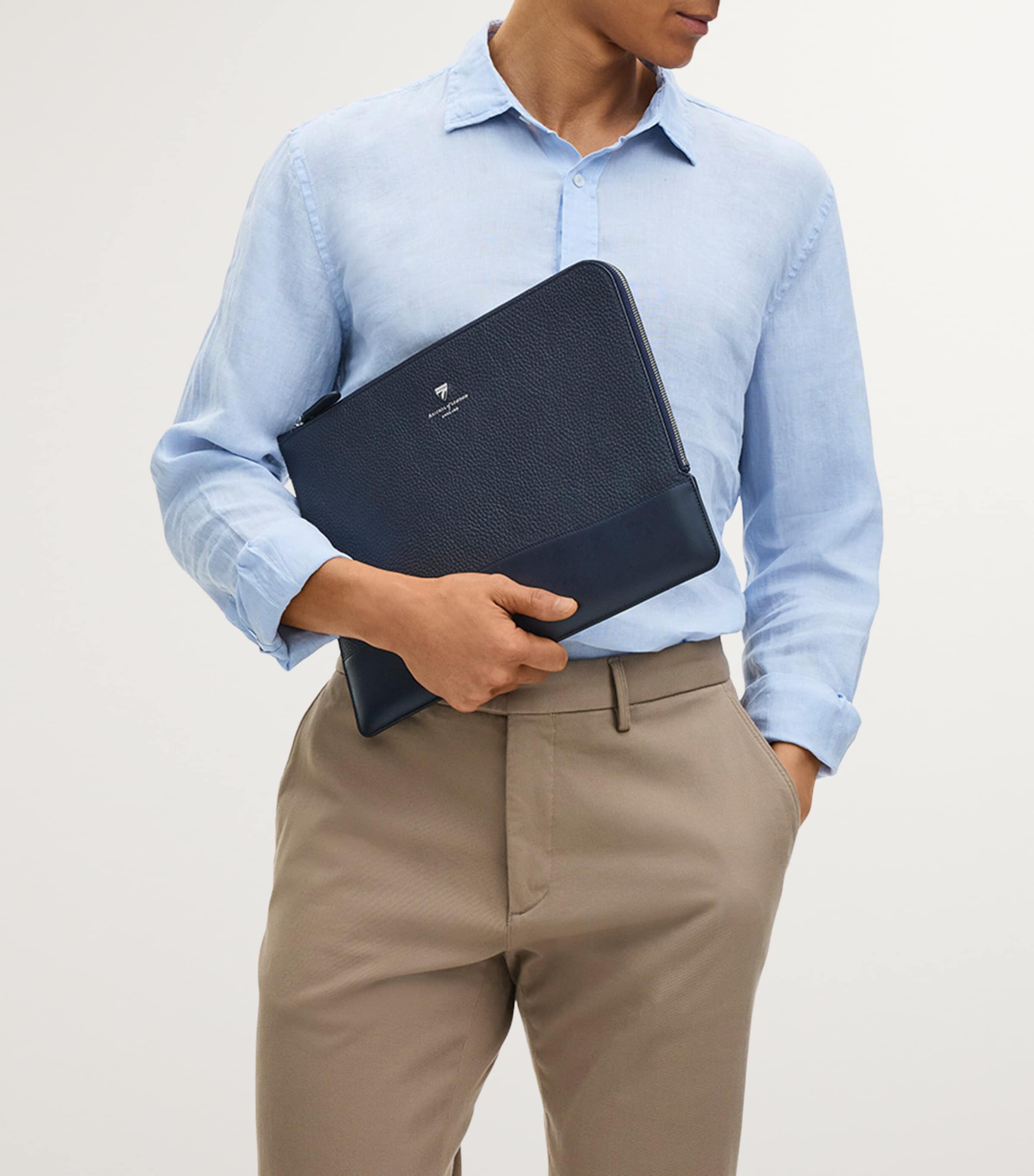 Leather Mount Street Laptop Case NAVY Image 5