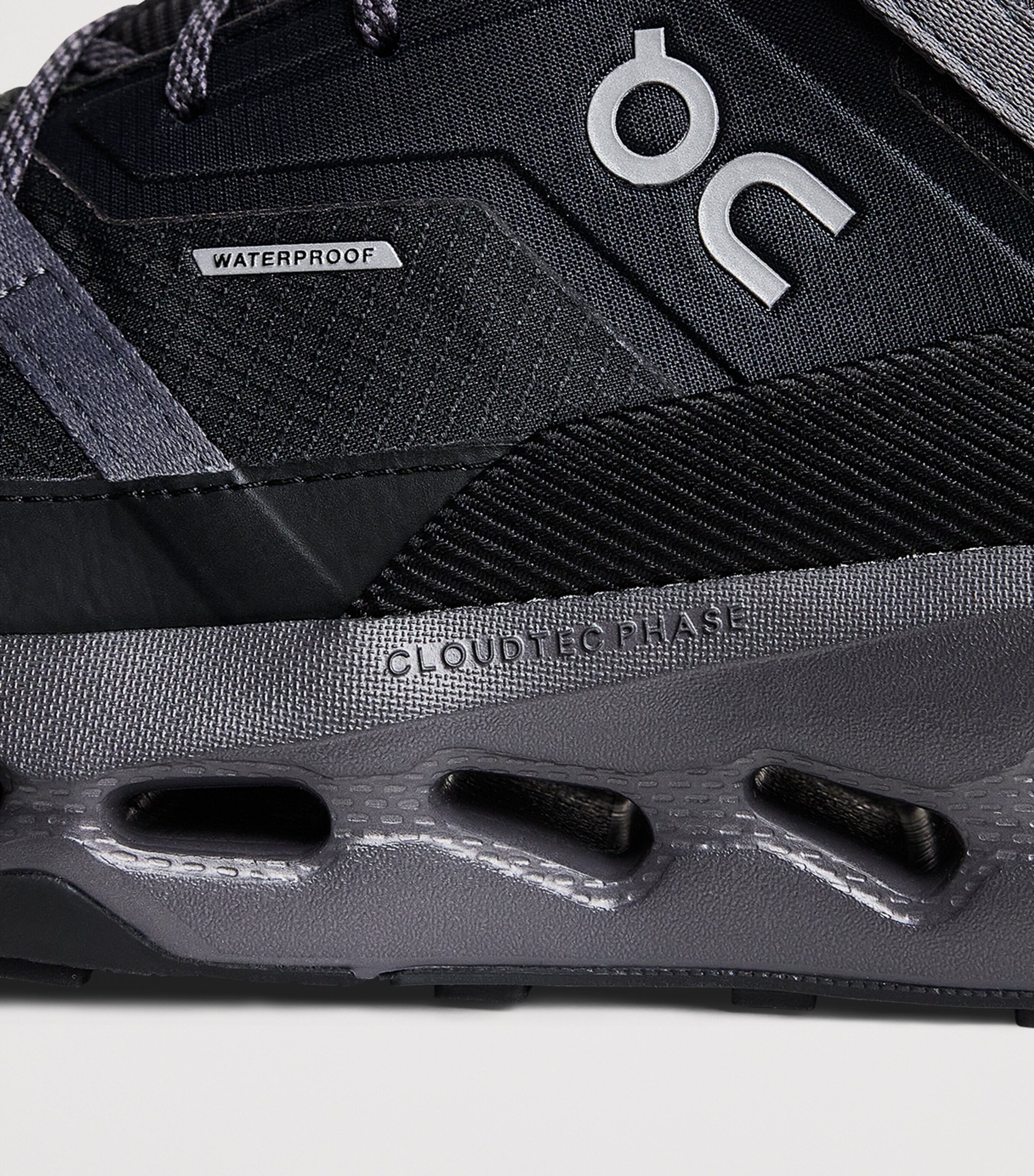 On Mens Waterproof Cloudhorizon Trainers Black | Eclipse Image 7