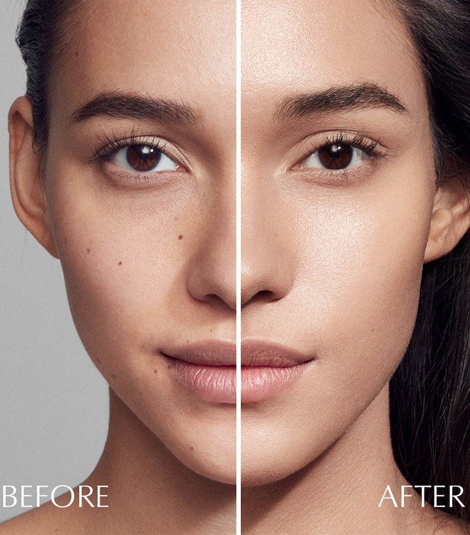 Futurist Hydra Rescue Moisturising Foundation SPF 45 3N1 IVORY BEIGE Image 2