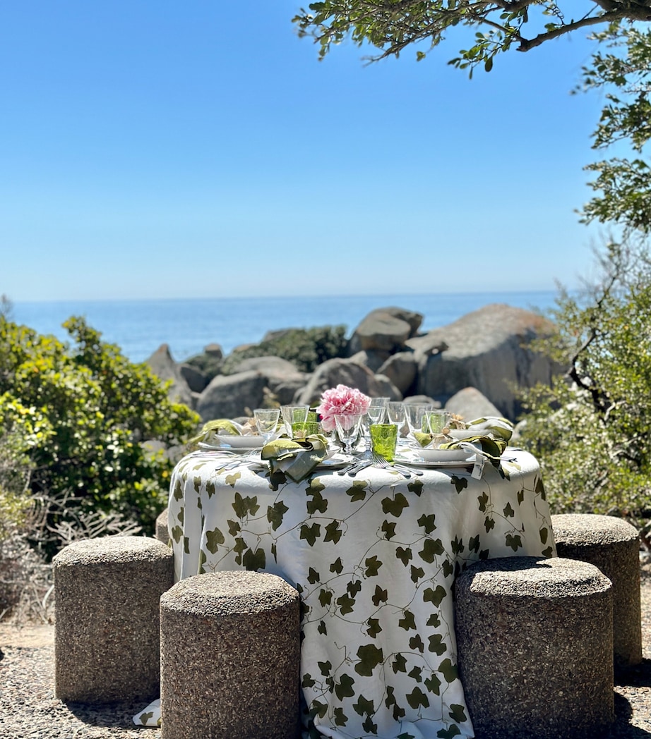 Linen Ivy Round Tablecloth GREEN Image 9