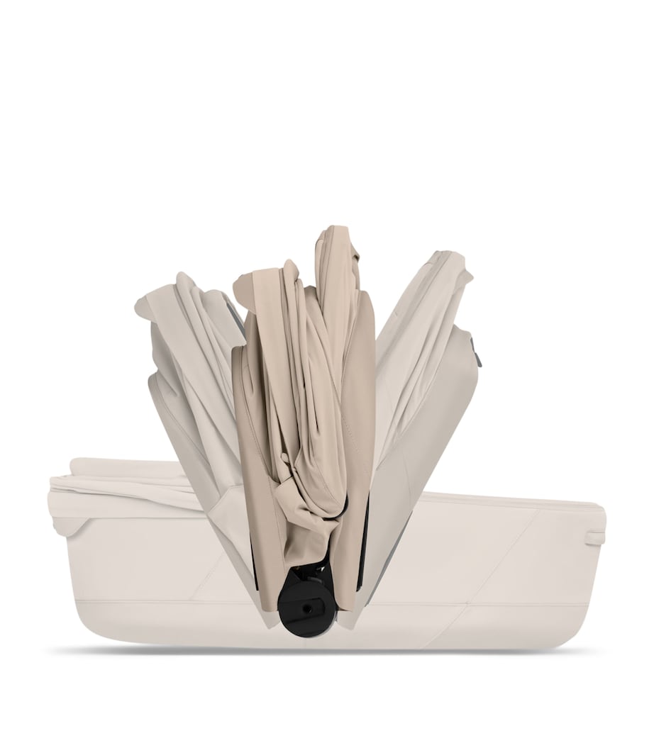 Cybex PRIAM Fold Lux Carrycot Style Collection Cozy Beige Image 4