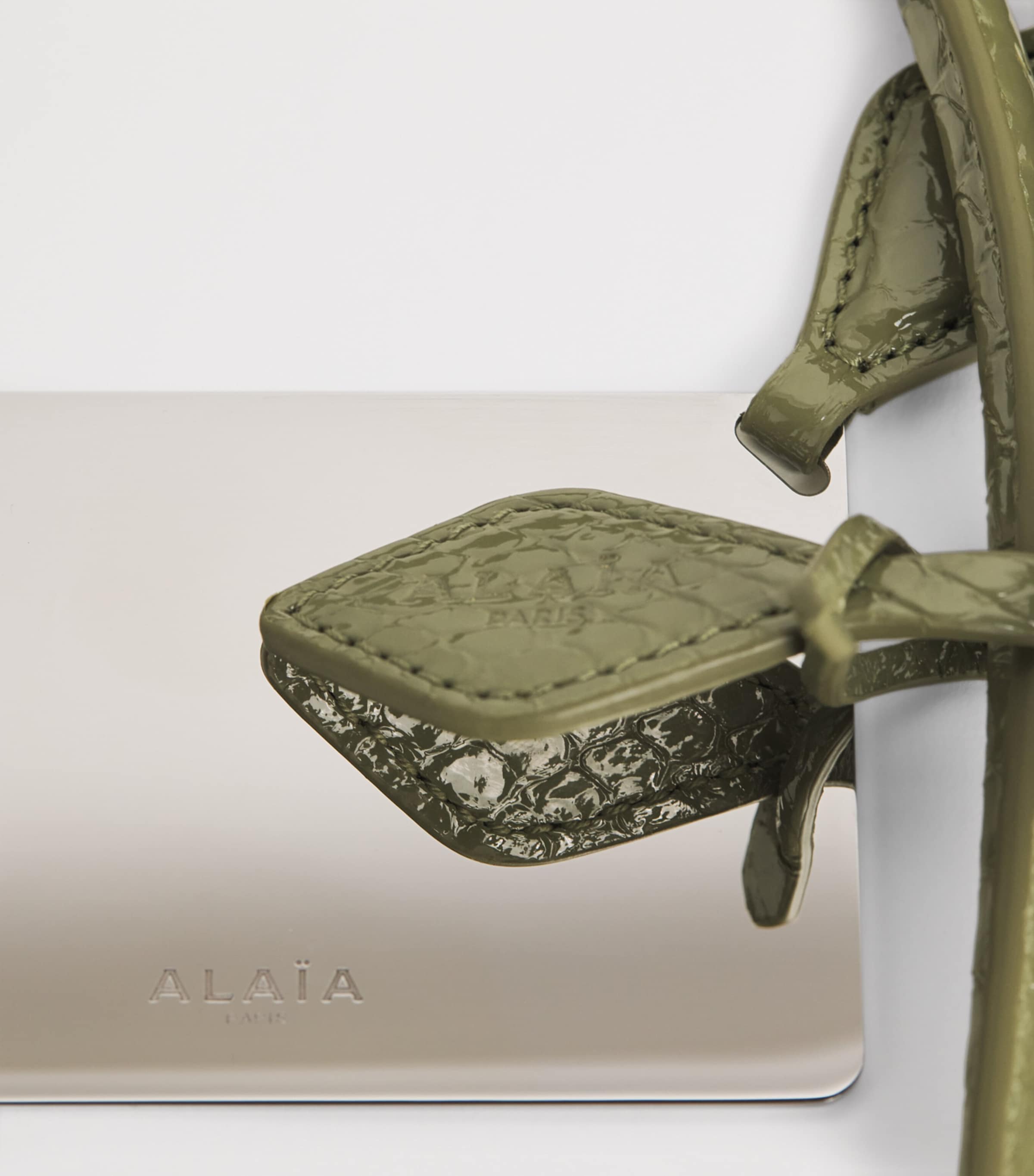 Alaïa Small Snakeskin Le Teckel Shoulder Bag Vert Militaire Image 3