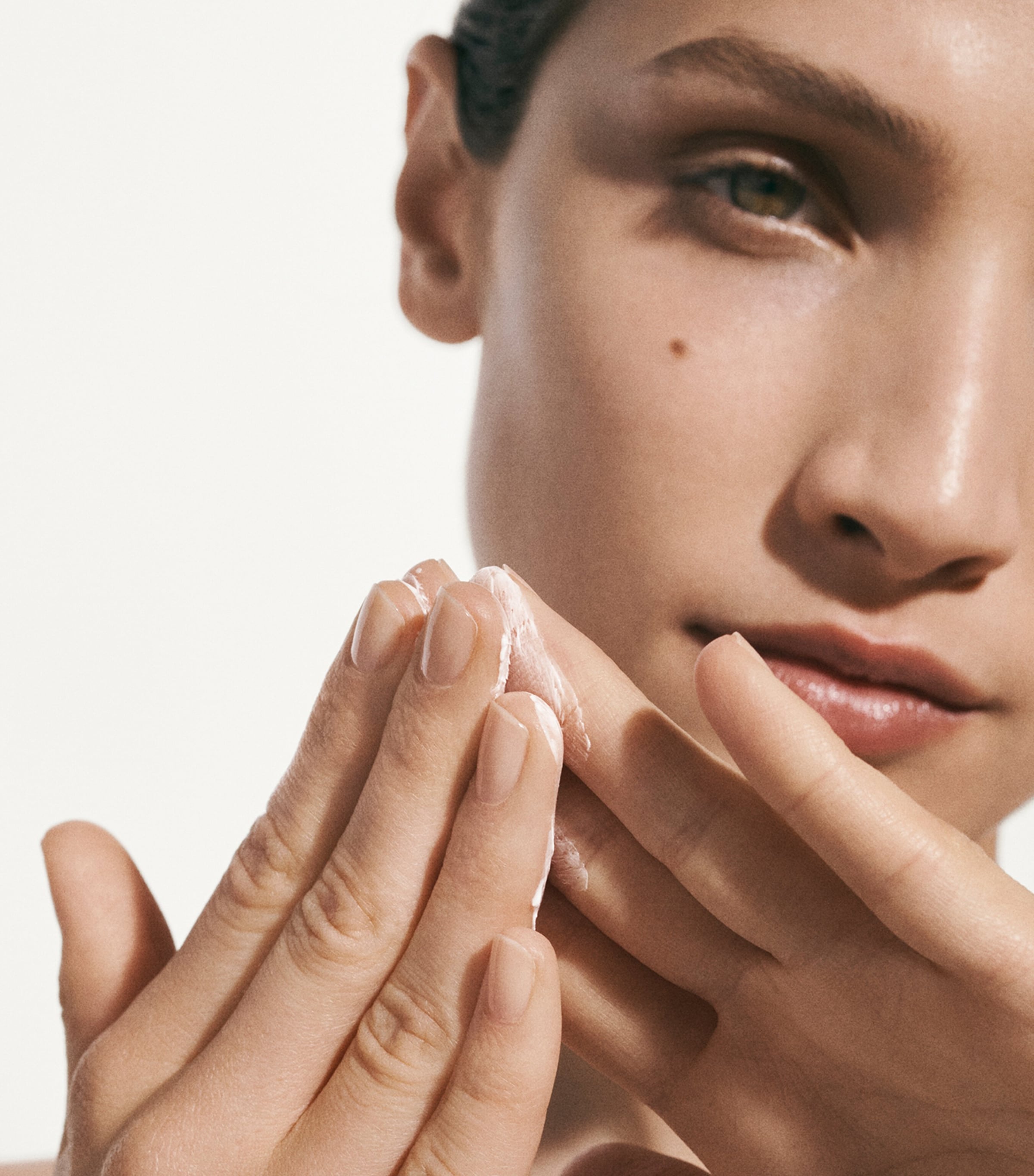 La Mer Crème de la Mer Moisturizing Cream (100ml) | Harrods UK