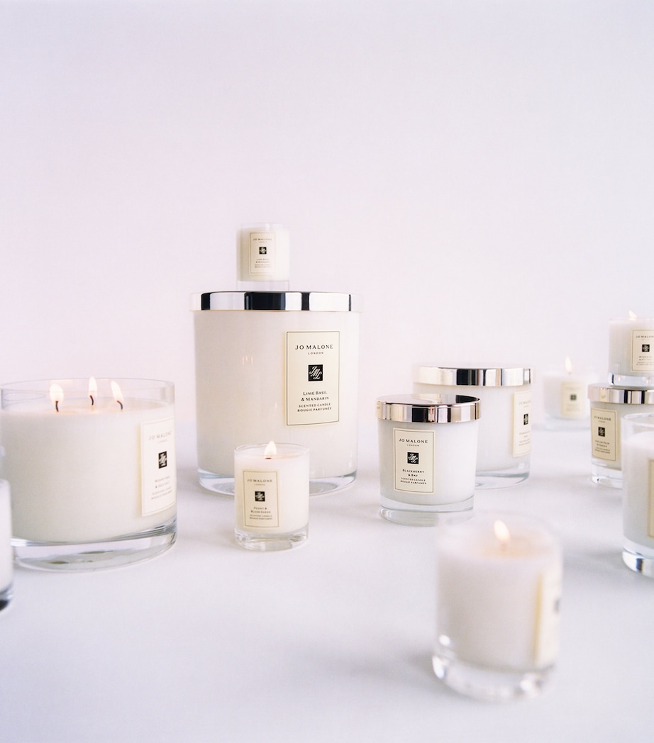 Jo Malone London English Pear & Freesia Candle (600g) Image 4