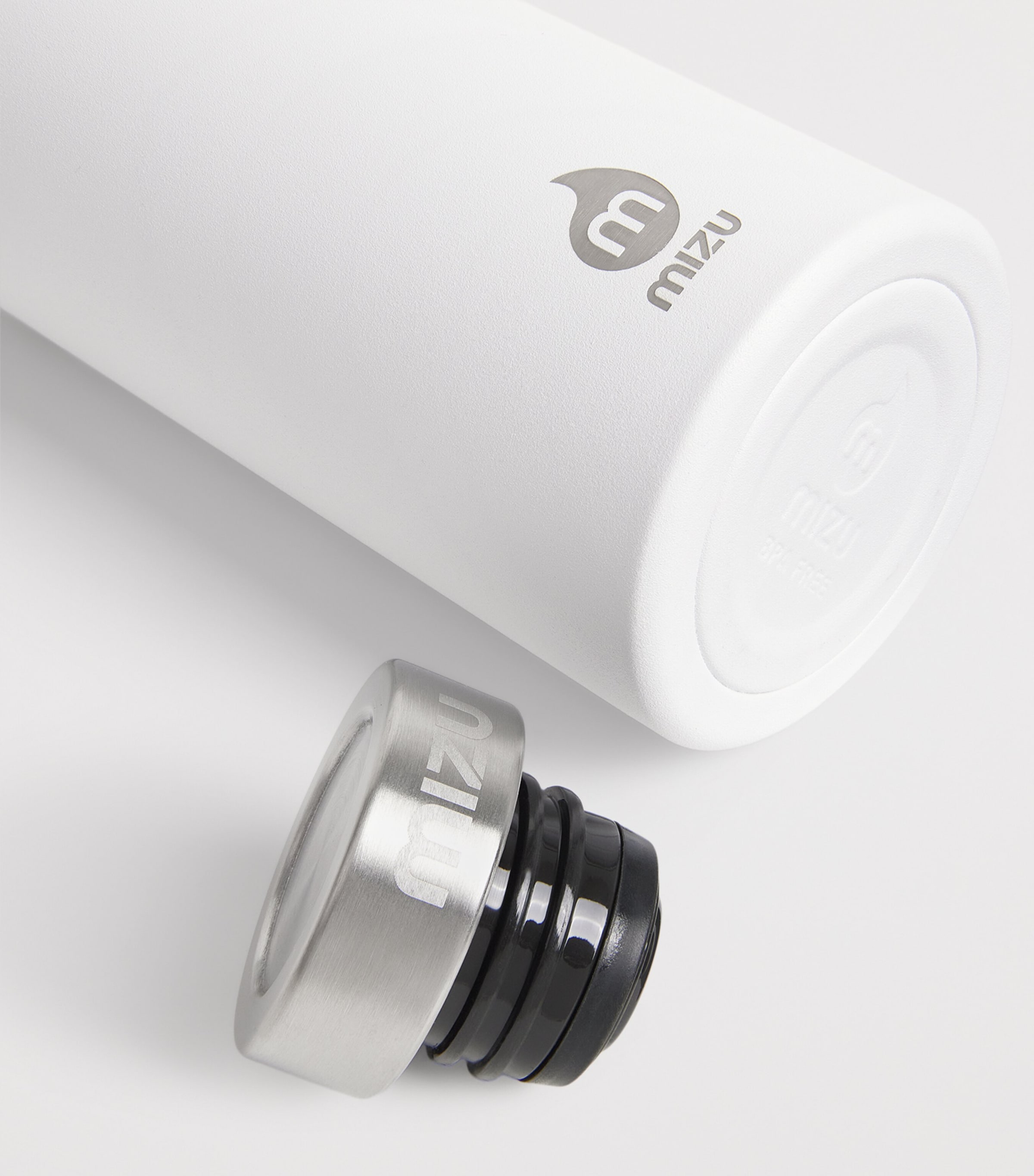 VUORI White x Mizu S6 Wordmark Water Bottle | Harrods US