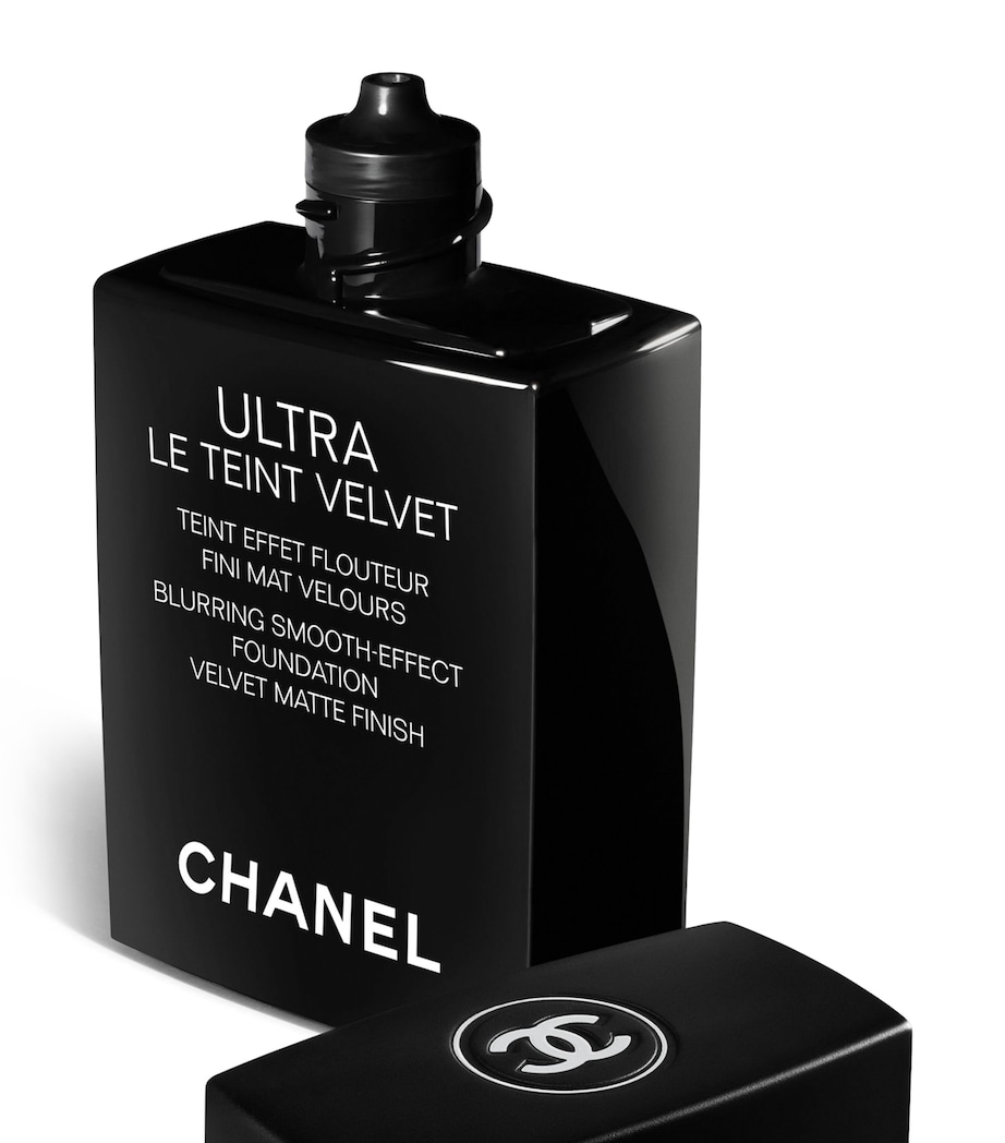 ULTRA LE TEINT VELVET Blurring Smooth-Effect Foundation (30ml) BD121 Image 2