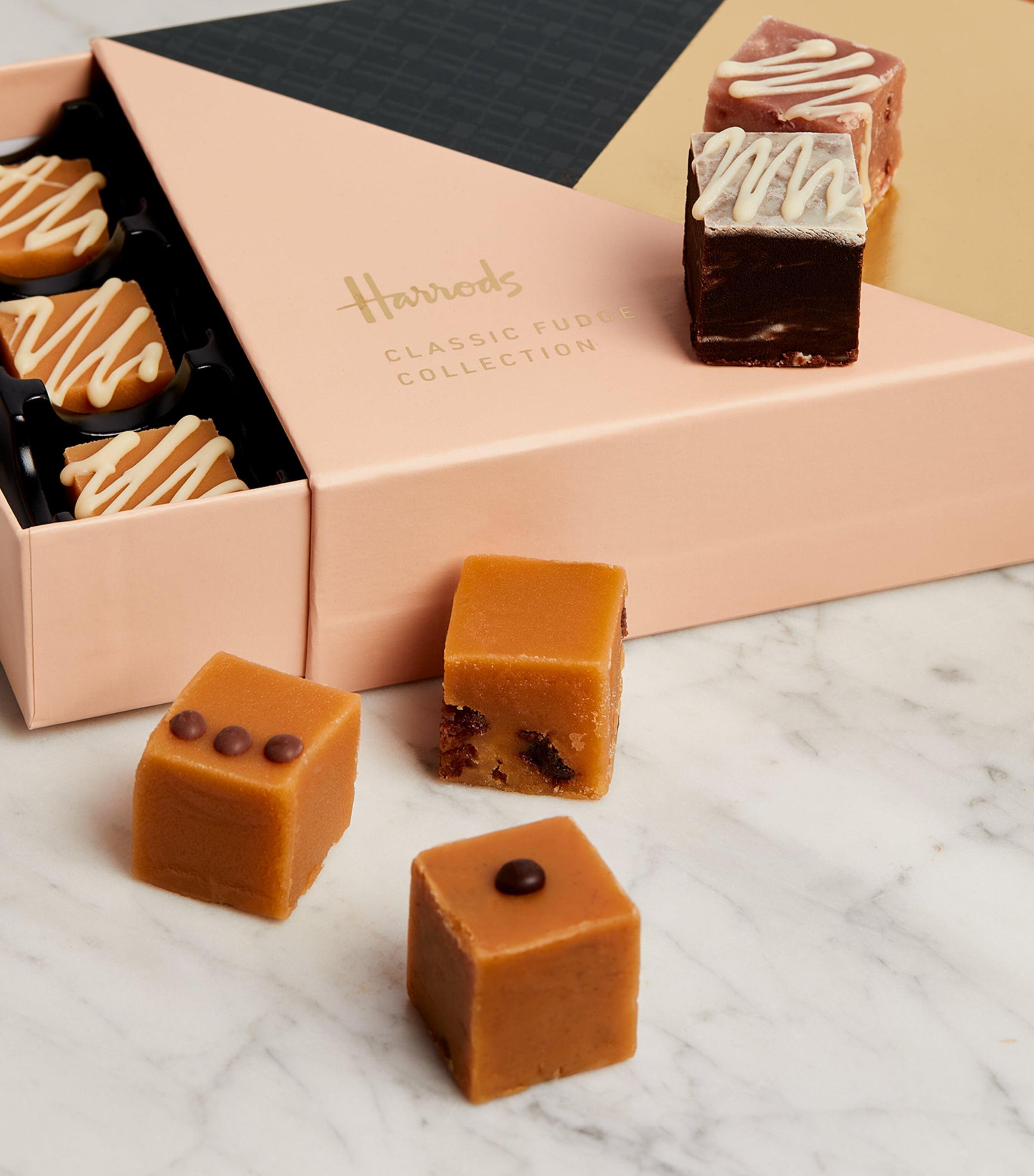 Harrods Sharing Fudge Selection (395g) Image 3