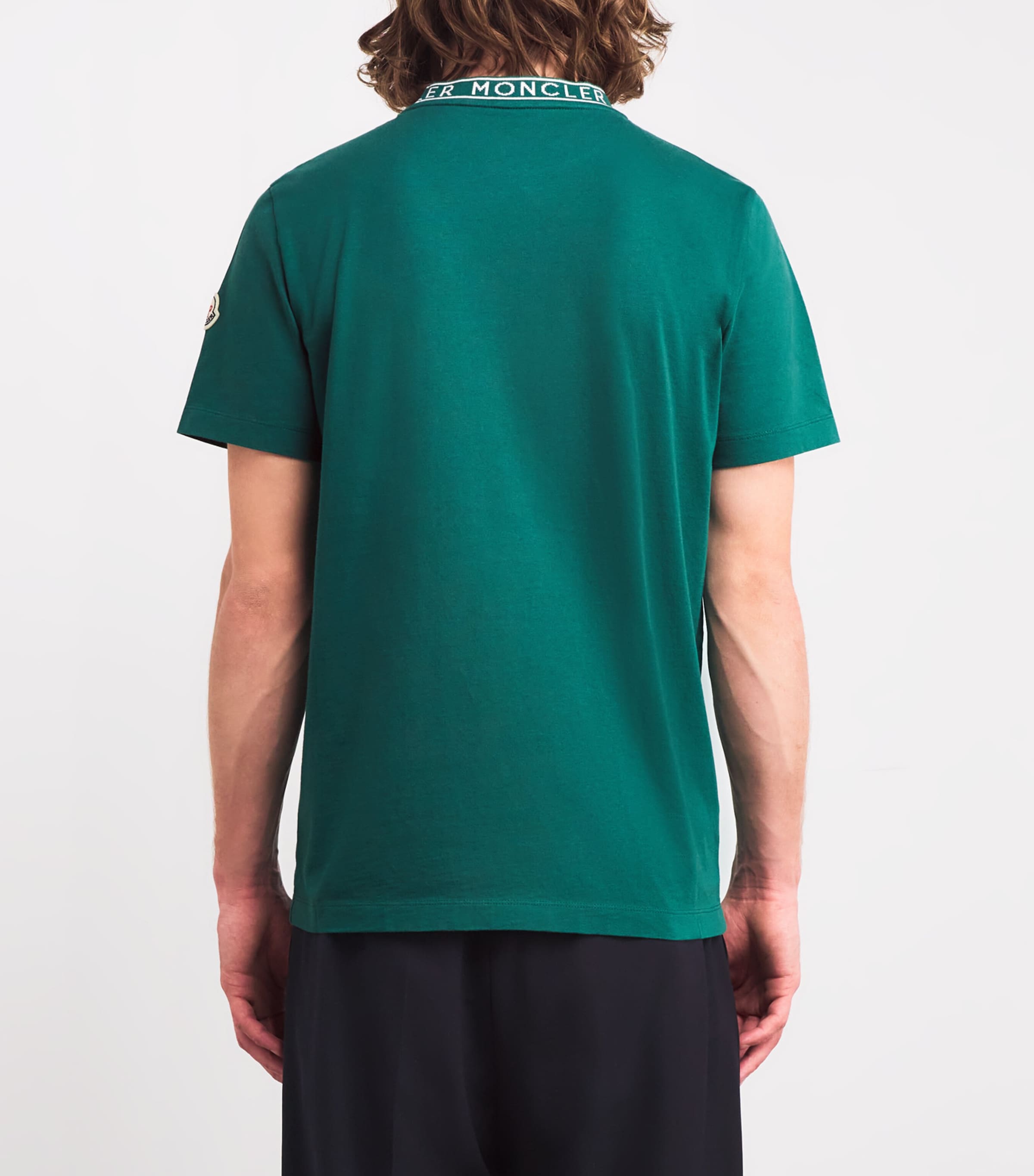 【関税込み】Moncler グリーン ロゴトリム コットン Tシャツ MONCLER☆関税込☆襟ロゴトリム コットンTシャツ 2カラー