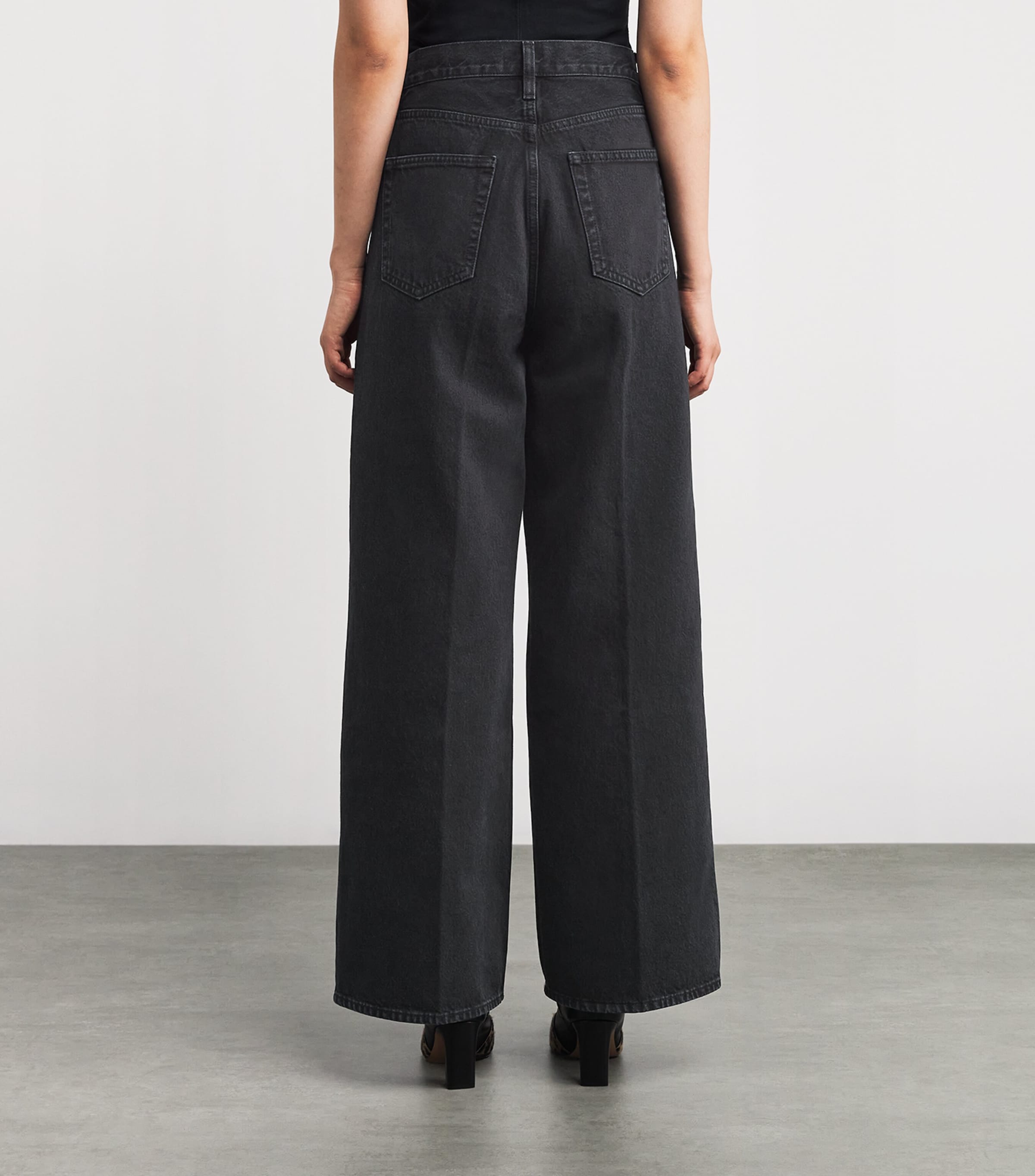 The Collegiate Wide-Leg Jeans ASTRAL Image 4