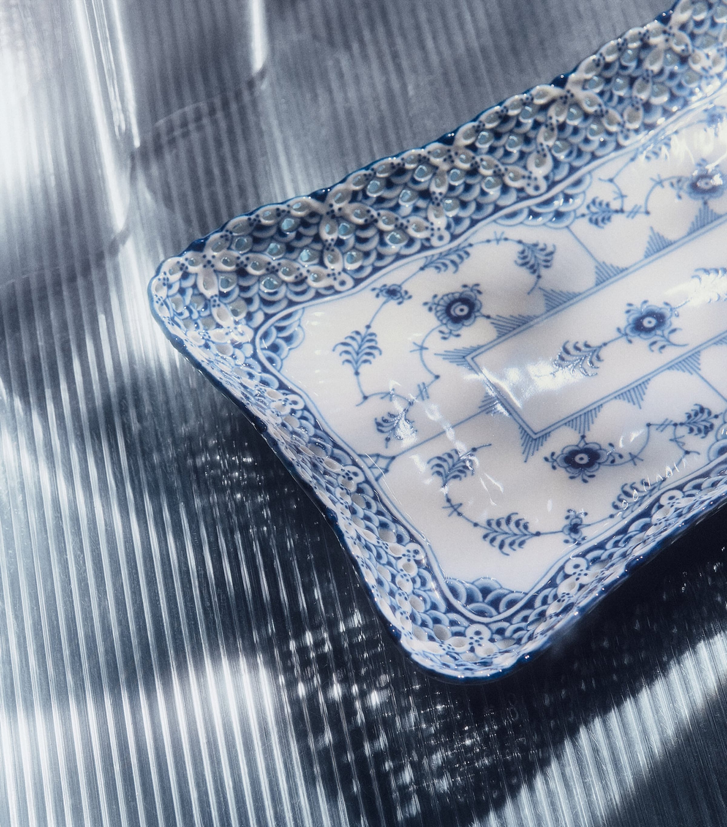 Blue Fluted Full Lace Dish (23cm) BLUE Image 4