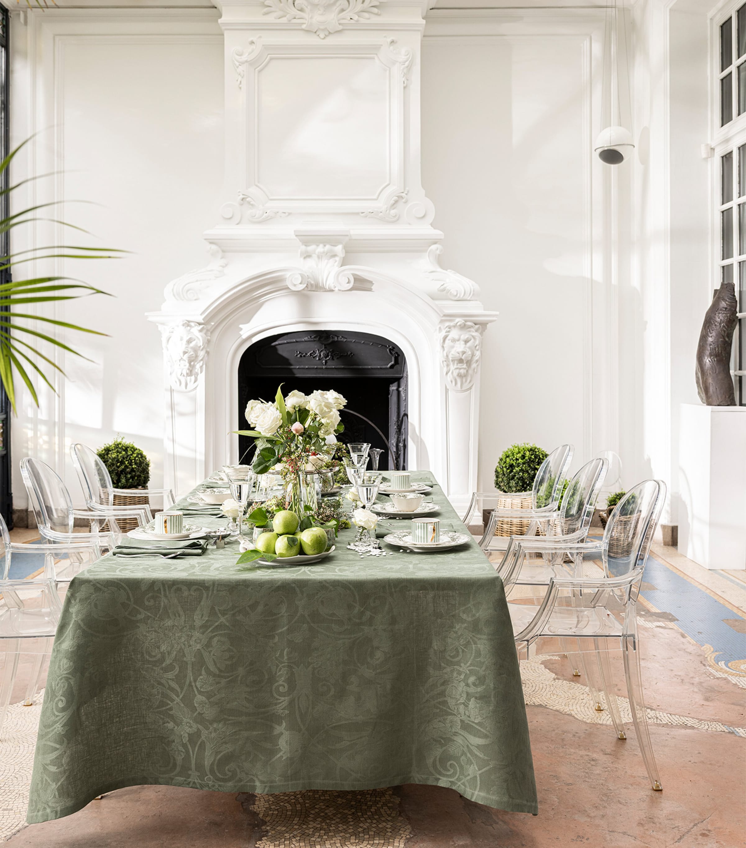 Linen Tivoli Tablecloth (175cm x 250cm) GREEN Image 2