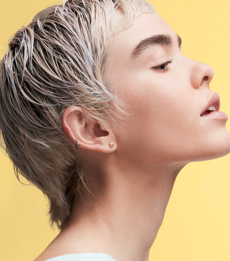 Studio Radiance Face and Body Foundation N2 Image 4