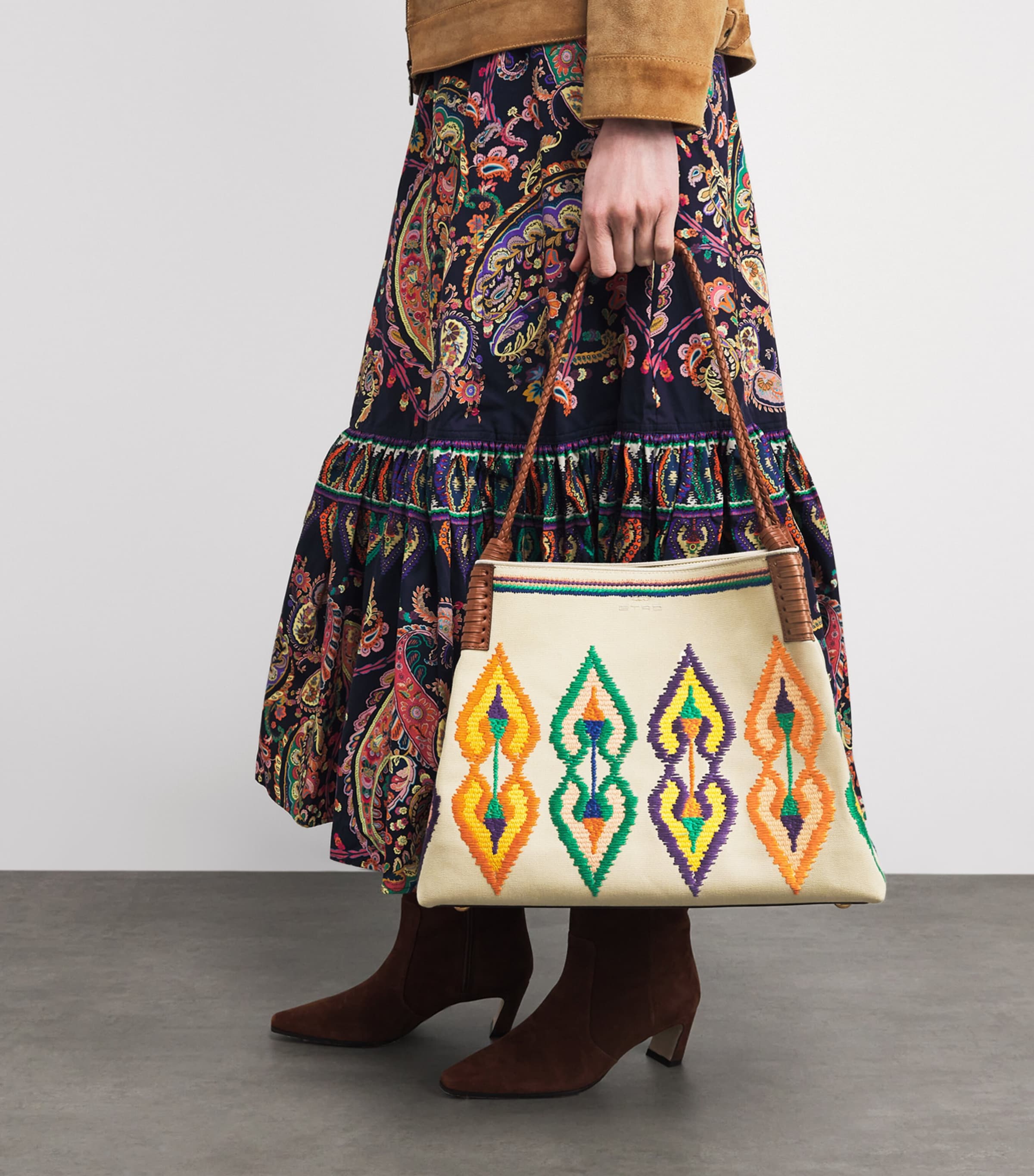 Medium Canvas Libra Shoulder Bag M3791 Image 5