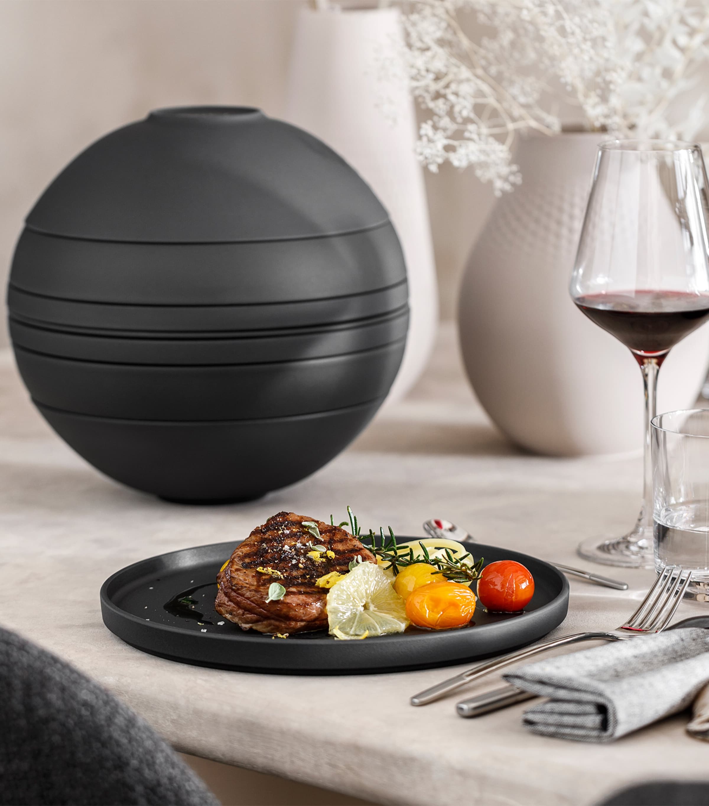 Iconic La Boule Set BLACK Image 4