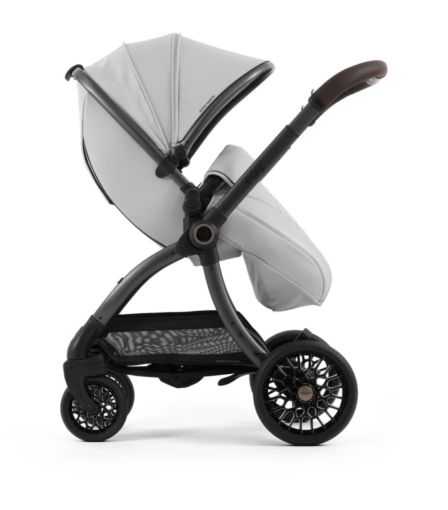 Egg x Aston Martin egg3 Snuggle Bundle Soft Grey Image 7