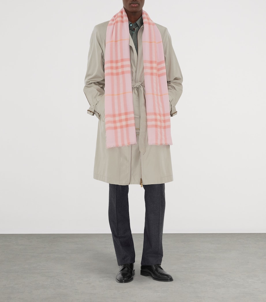 Wool Wide Check Scarf SUGAR PINK Image 4