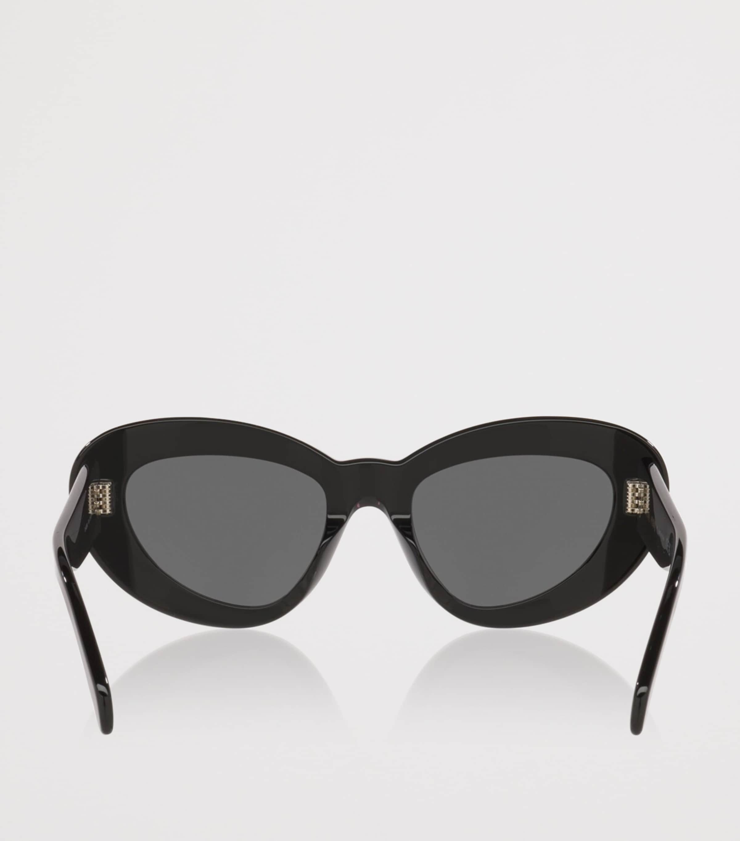 Oversized Cat Eye 3 Dots Sunglasses 1100L1 Image 4
