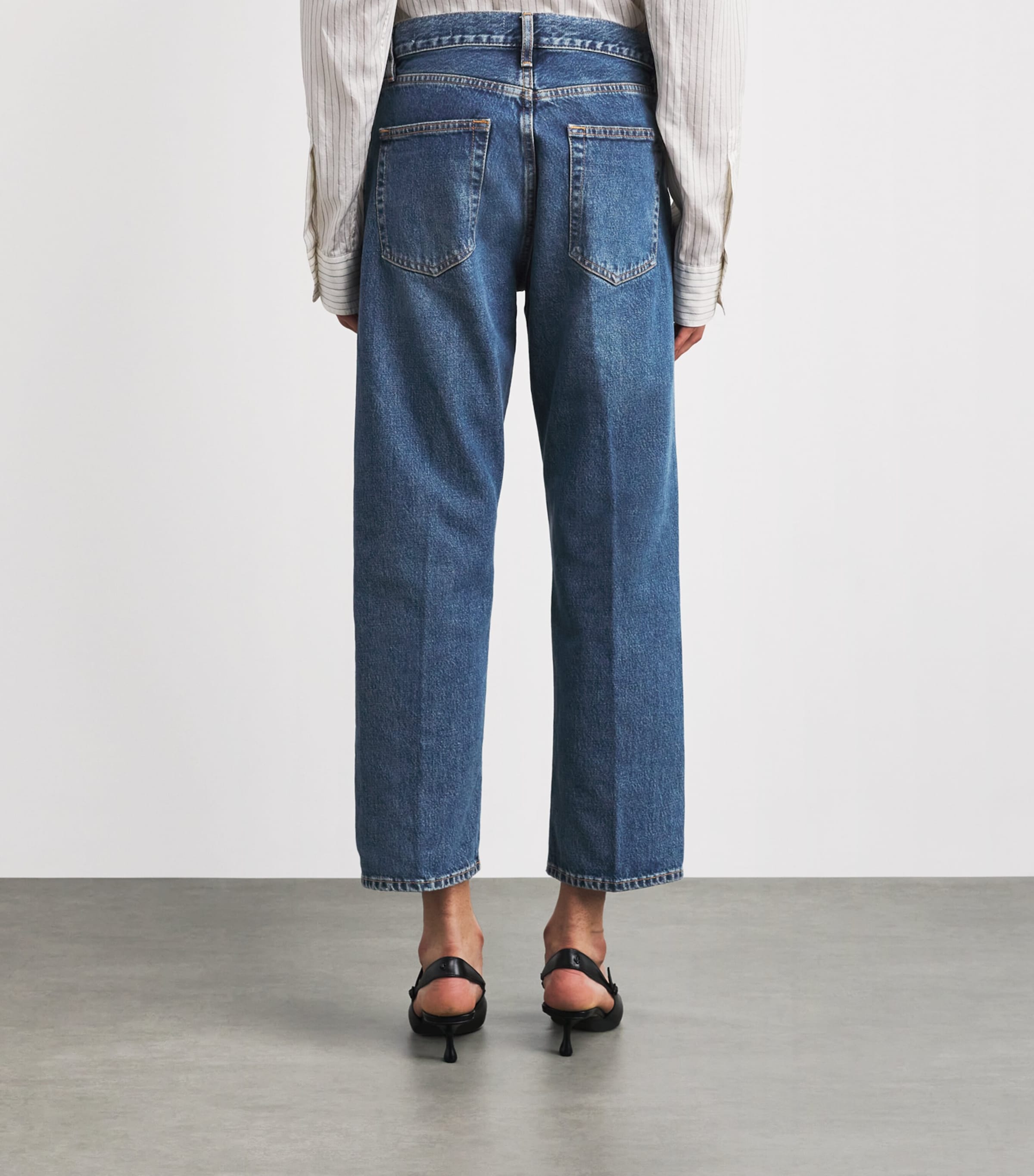 The Vertical Crop Straight Jeans ZETA Image 4