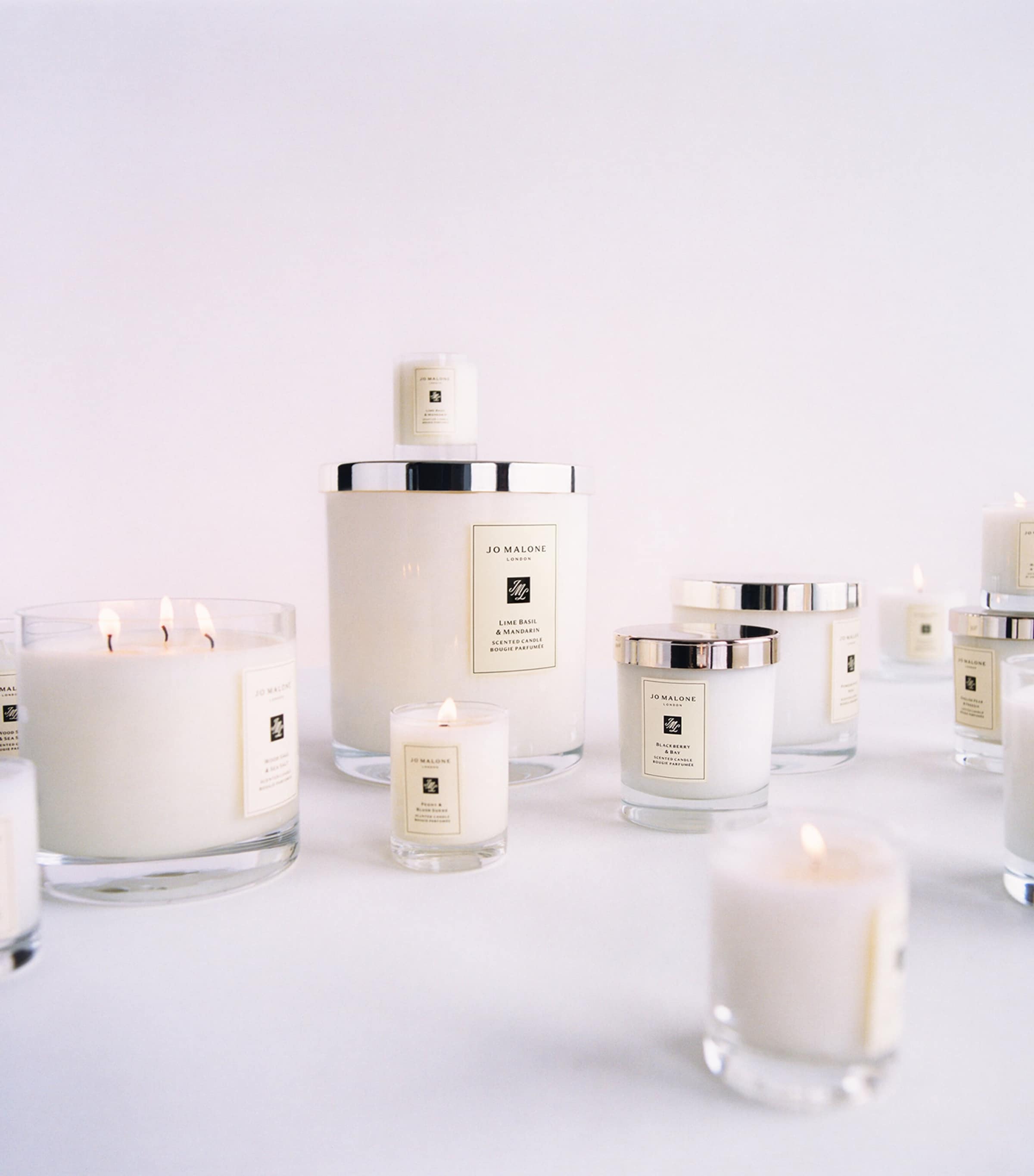 Jo Malone London Honeysuckle & Davana Classic Candle (200g) Image 4