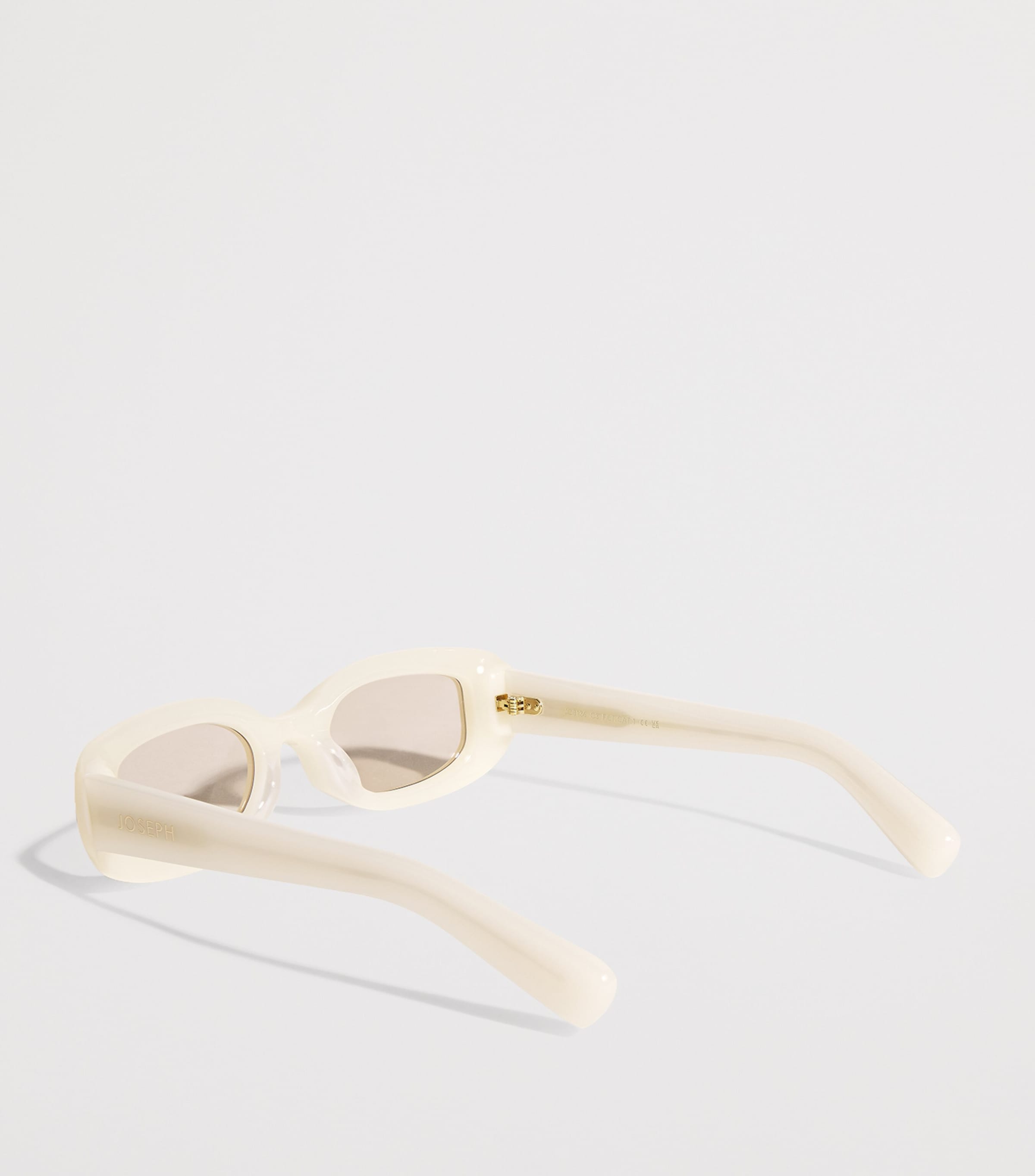 Oval Bahia Sunglasses POWDER Image 3