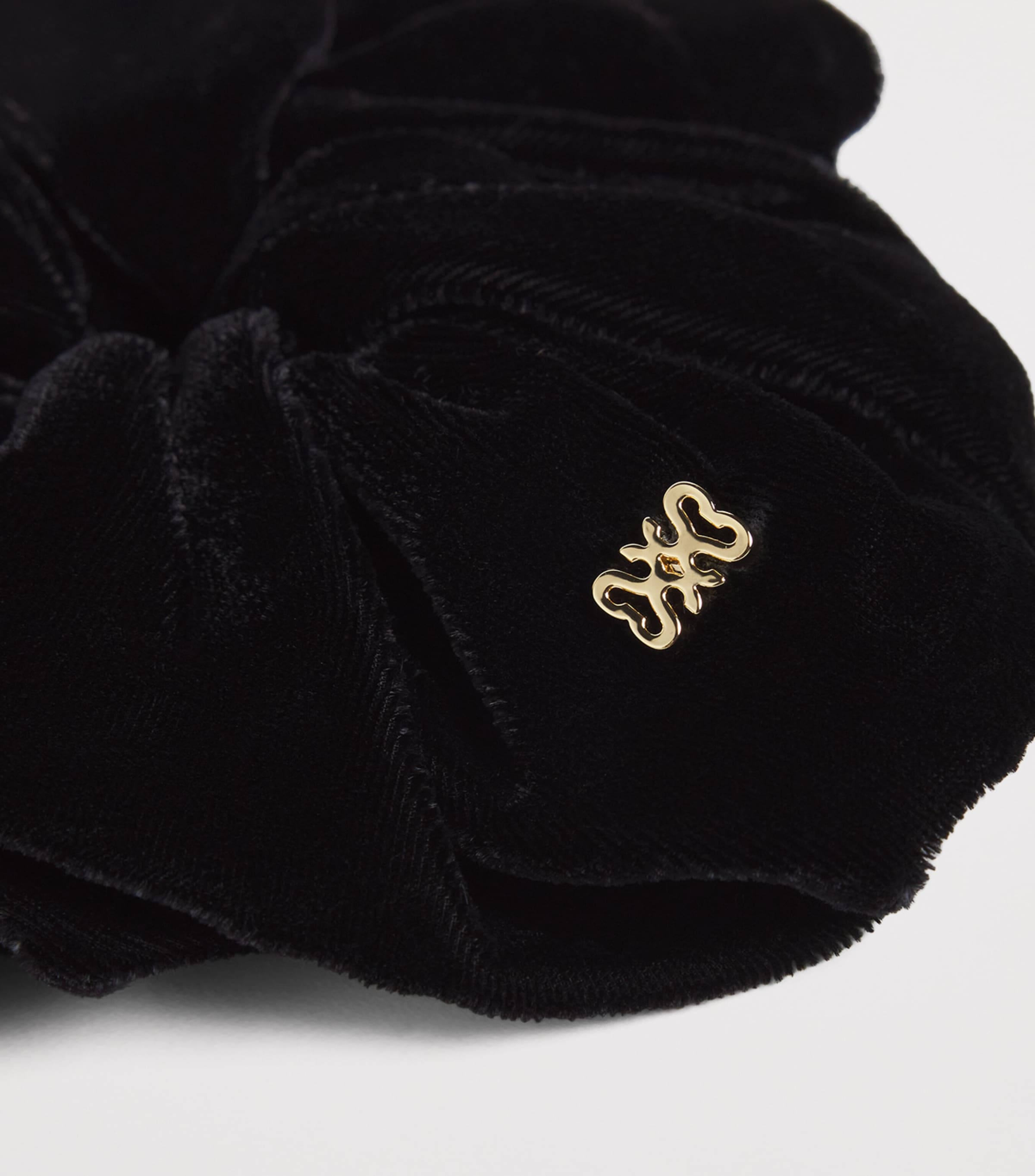 Velvet Logo Scrunchie BLACK Image 2