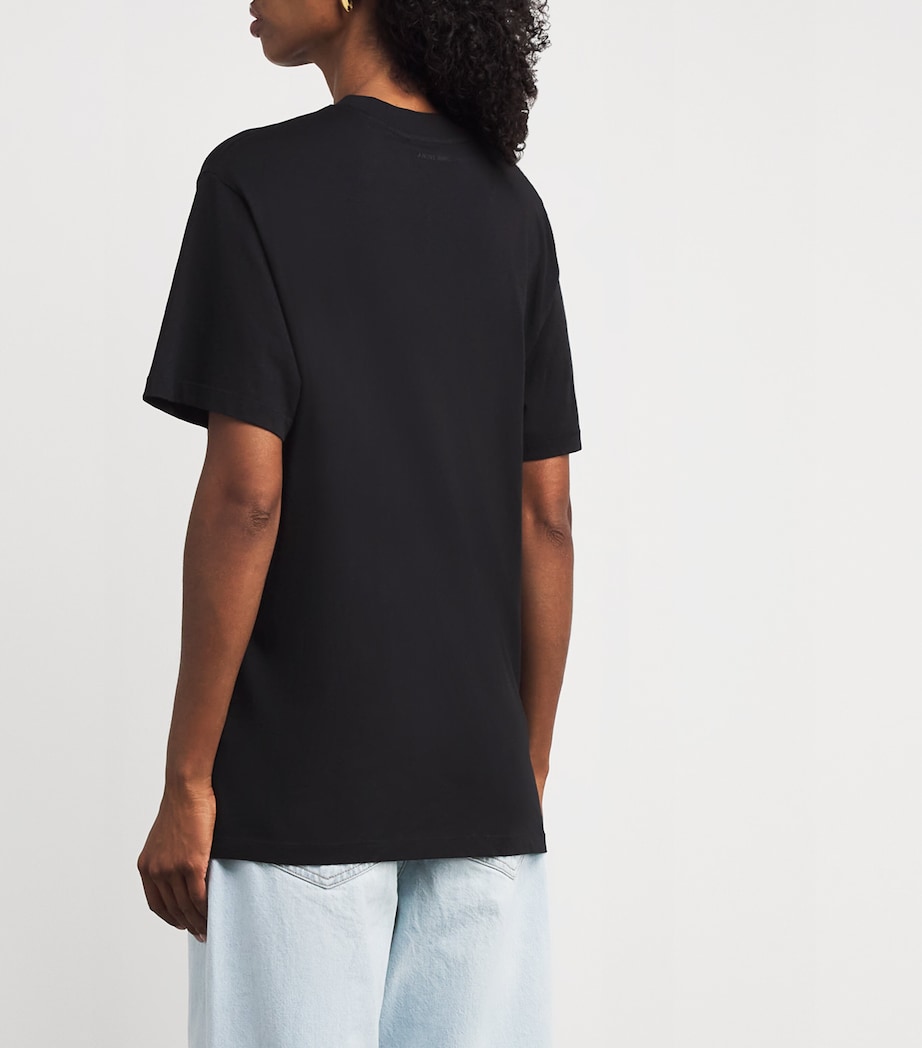 Chenille Patch Lili T-Shirt BLACK Image 4