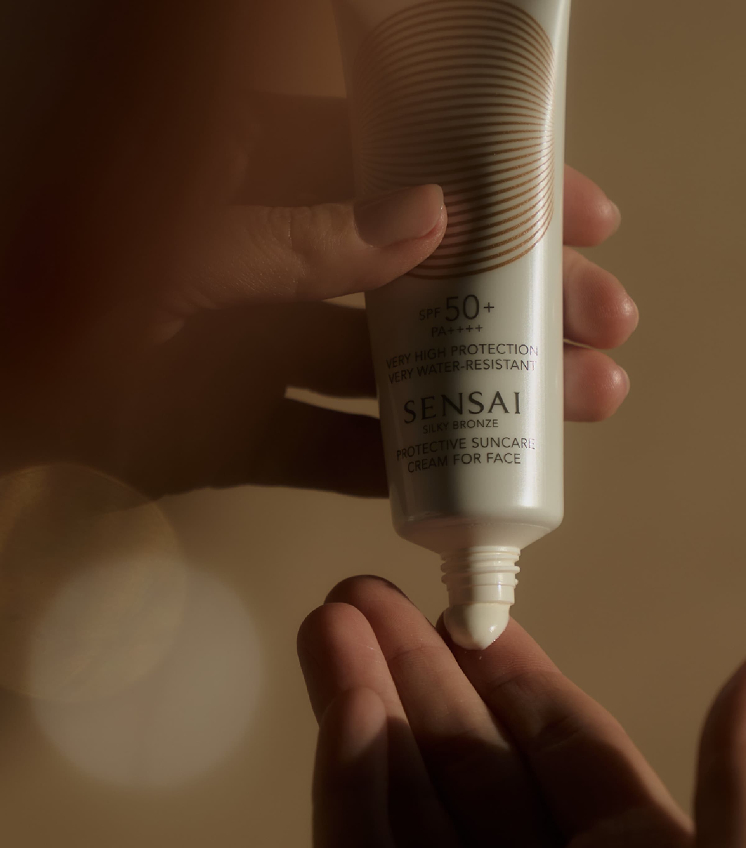 Silky Bronze Protective Suncare Cream For Face SPF50+ (50ml) NO COLOUR Image 4