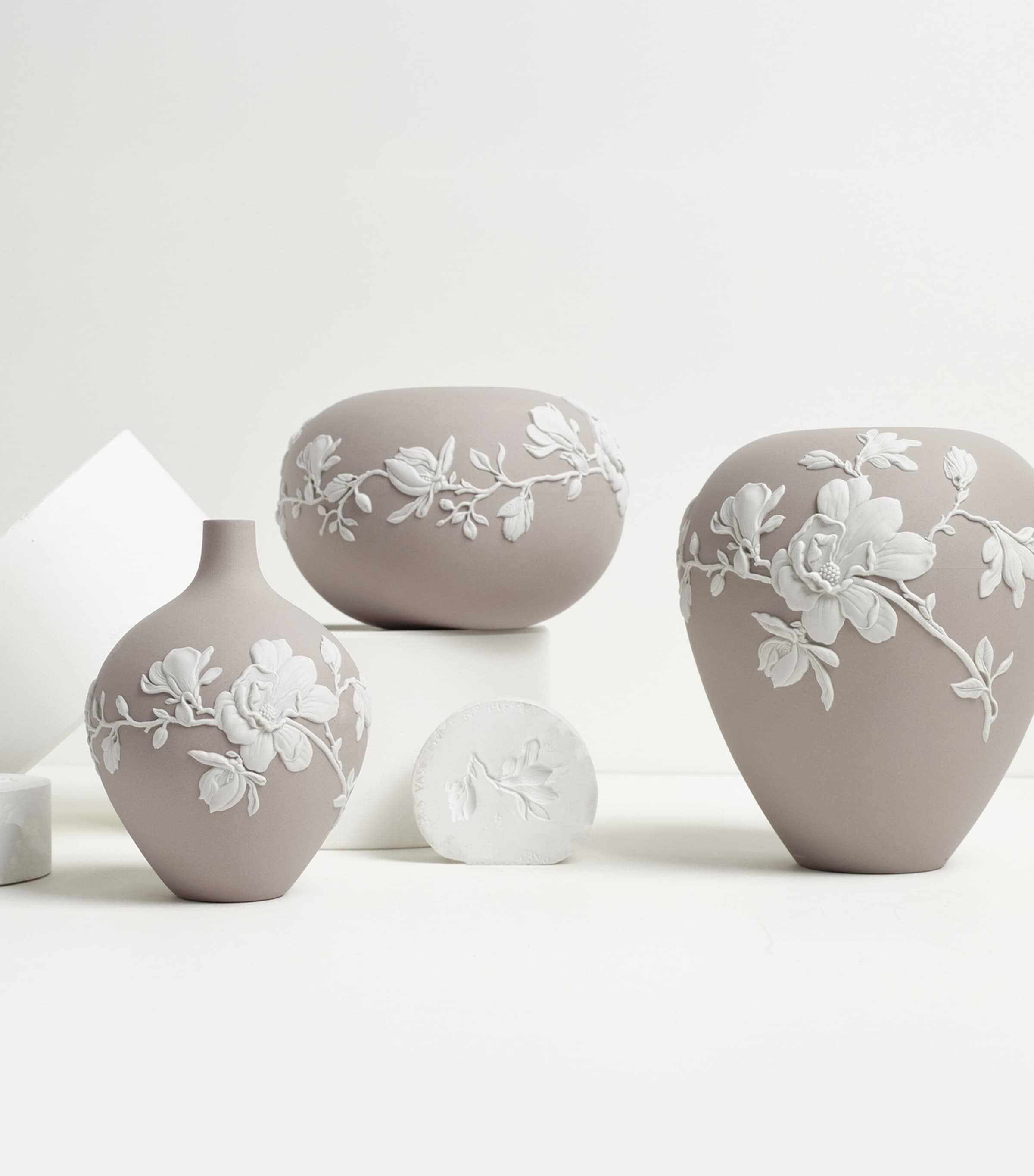 Magnolia Blossom Bud Vase (14cm) BROWN Image 7