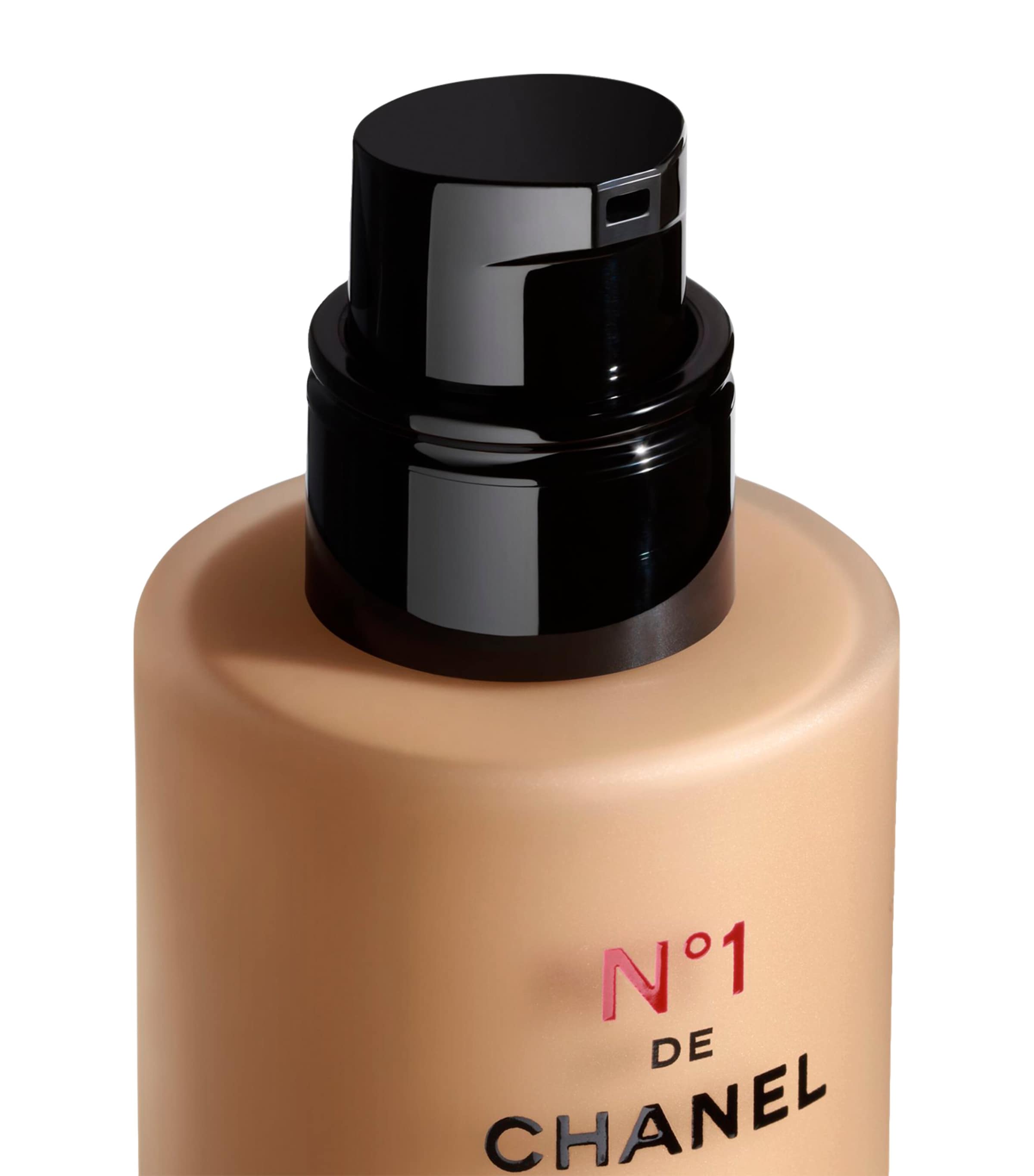 N°1 DE CHANEL Revitalizing Foundation BD61 Image 2