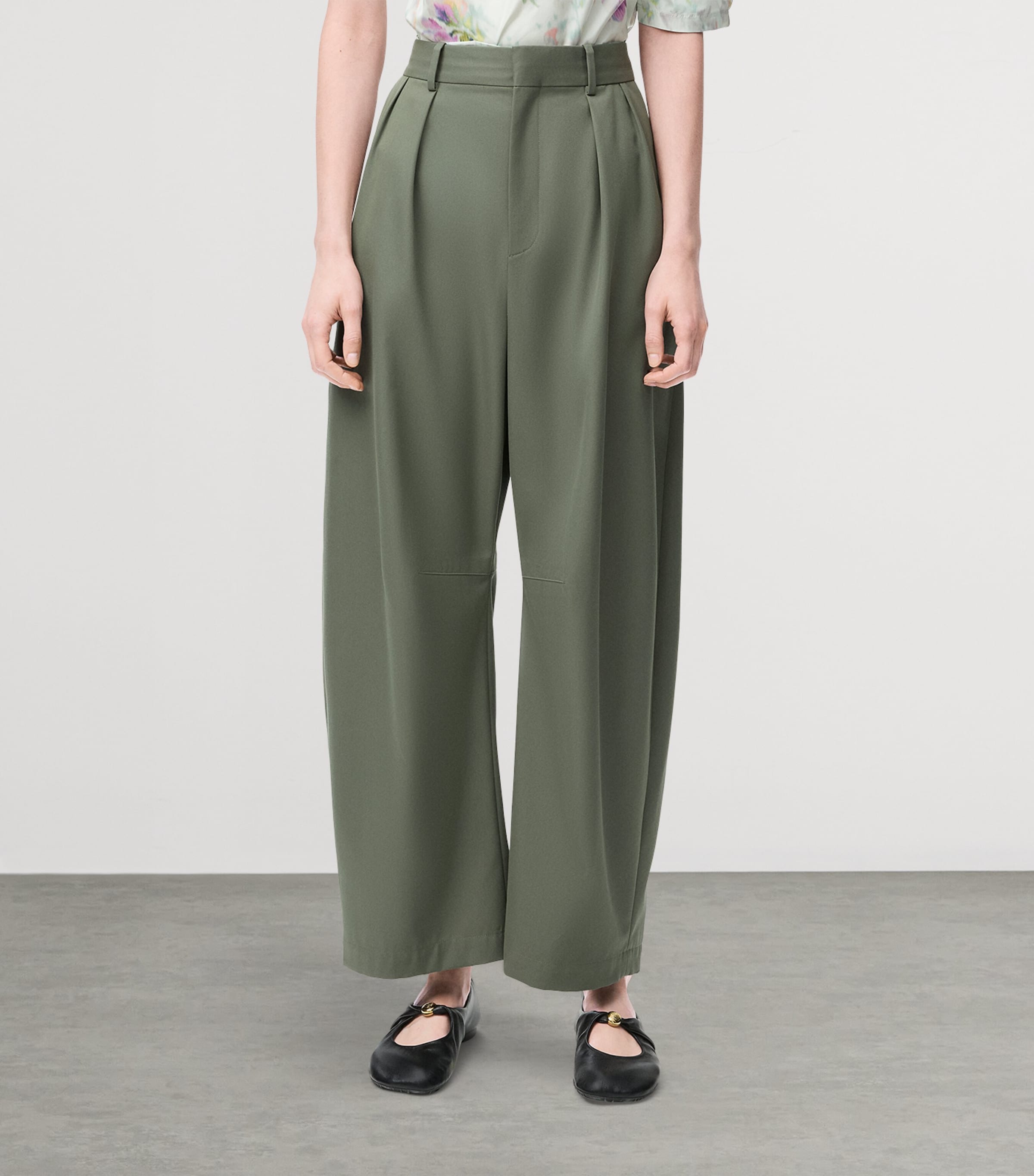 【関税・送料込み】LOEWE パンツ Barrel trousers Barrel trousers in wool Green - LOEWE