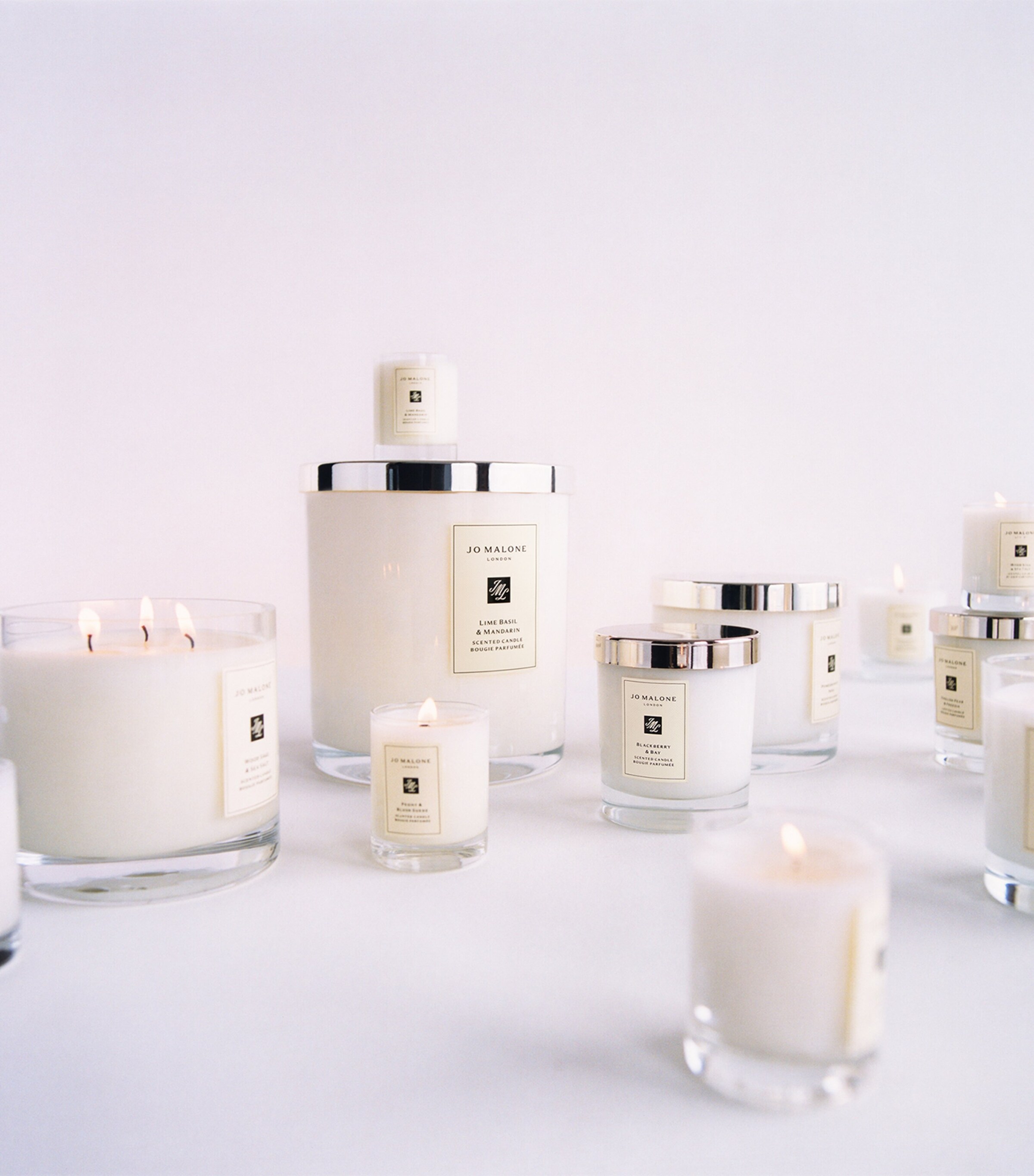 Peony & Blush Suede Classic Candle (200g) NO COLOUR Image 4