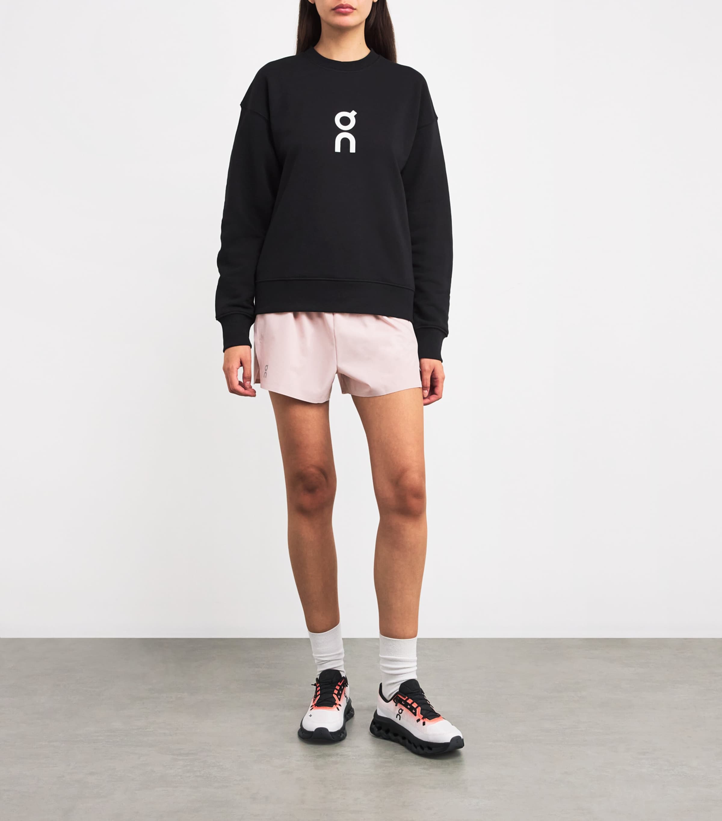 On Womens Cotton-Blend Club Crew Sweatshirt Black Image 2