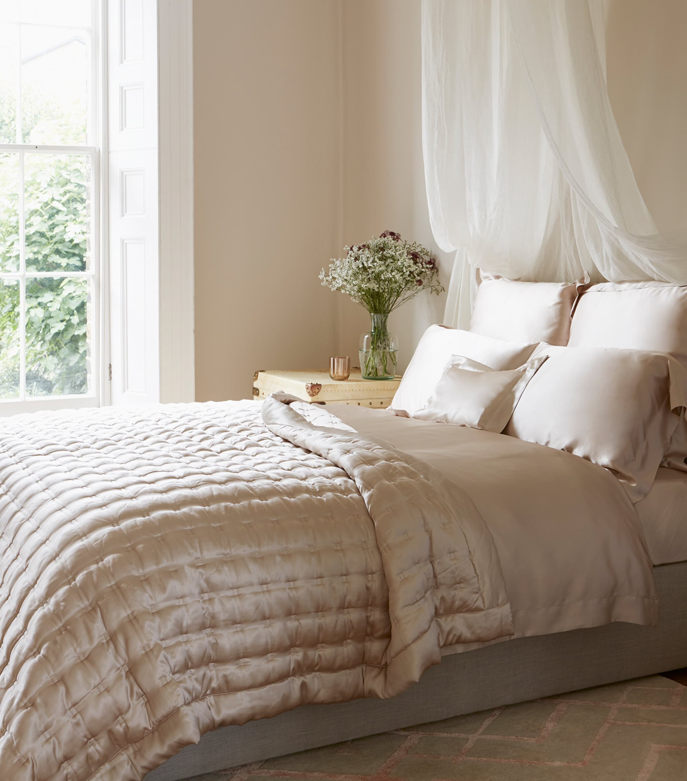 Silk Double Fitted Sheet (140cm x 200cm) BLUSH Image 2