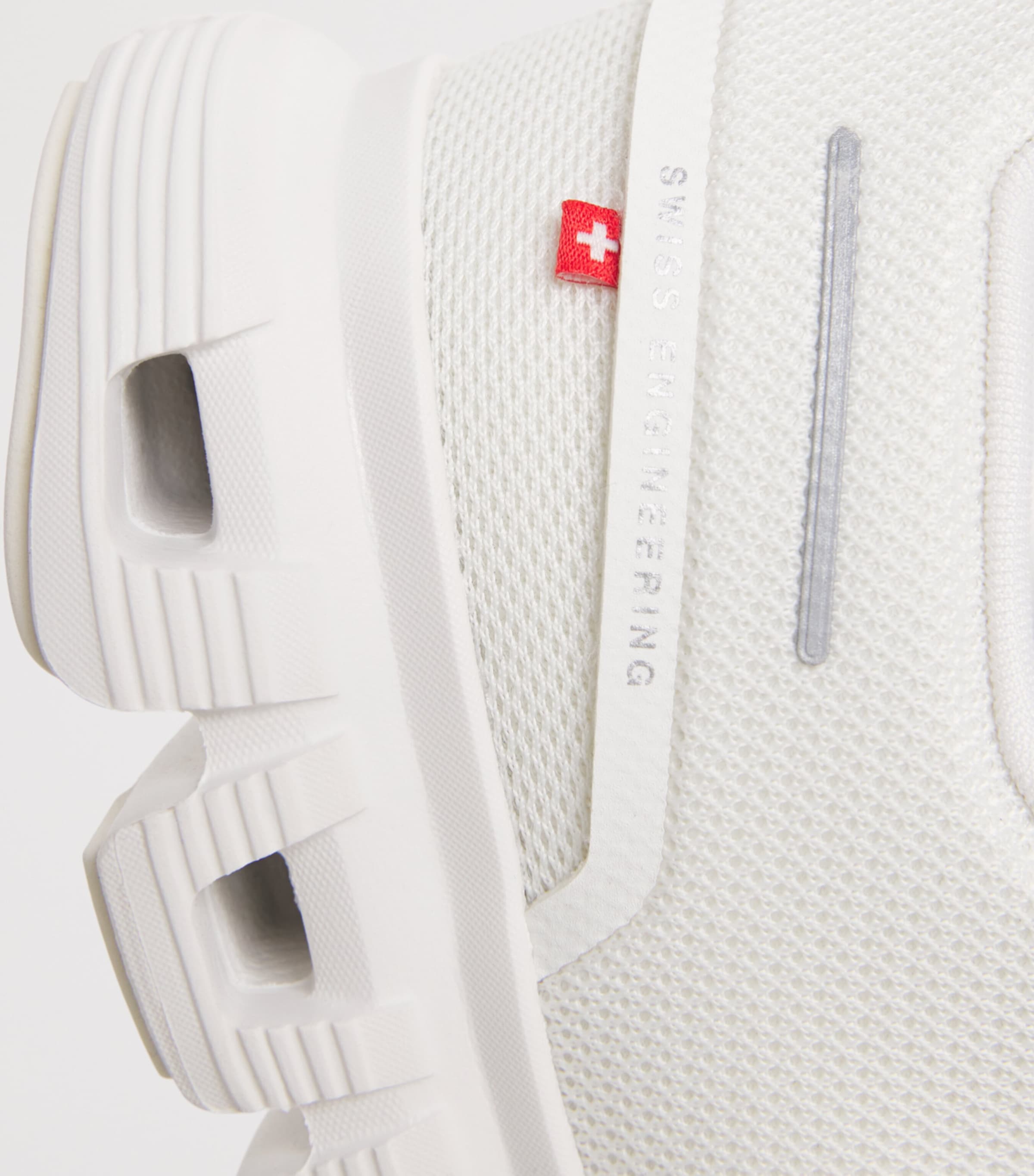 On Womens Cloud 6 Trainers White | White Image 7