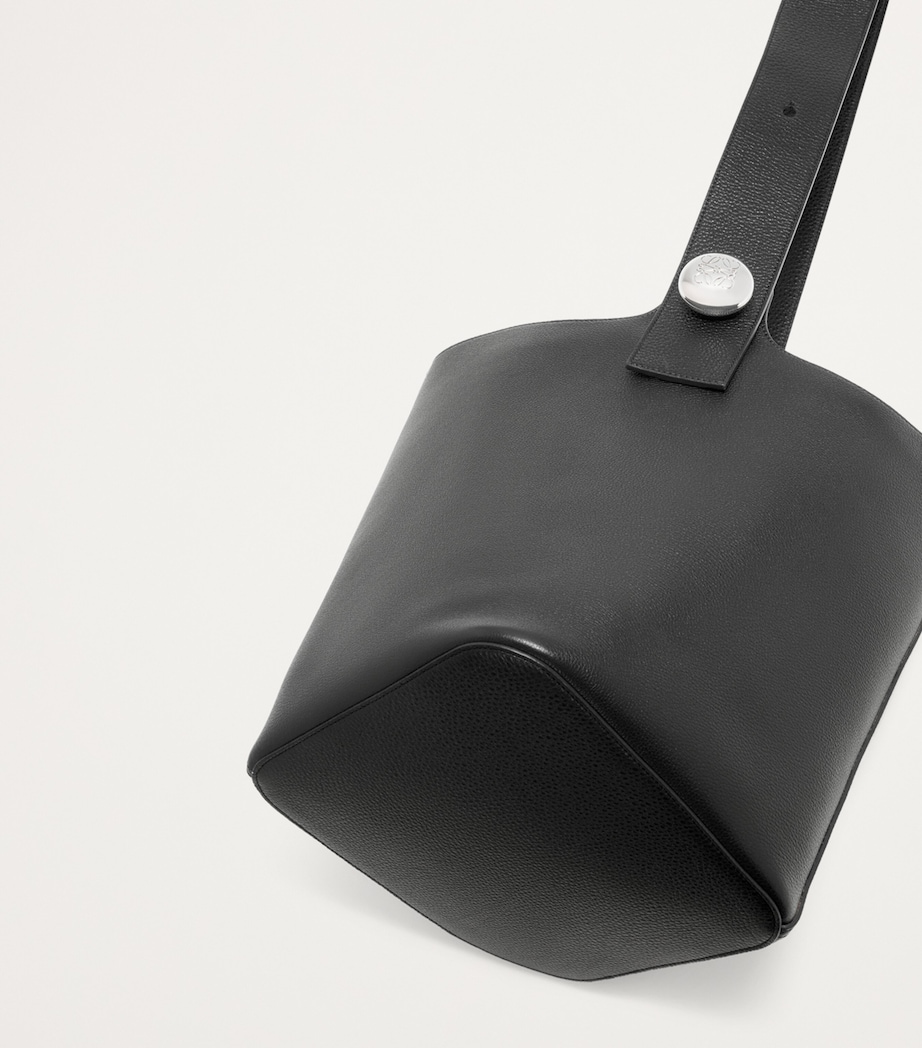 Large Leather Pebble Bucket Bag BLACK Image 6