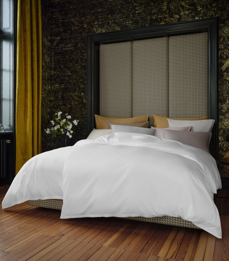 Schlossberg Cotton Sateen Noblesse Uni King Fitted Sheet (150cm x 200cm) Viola Image 2