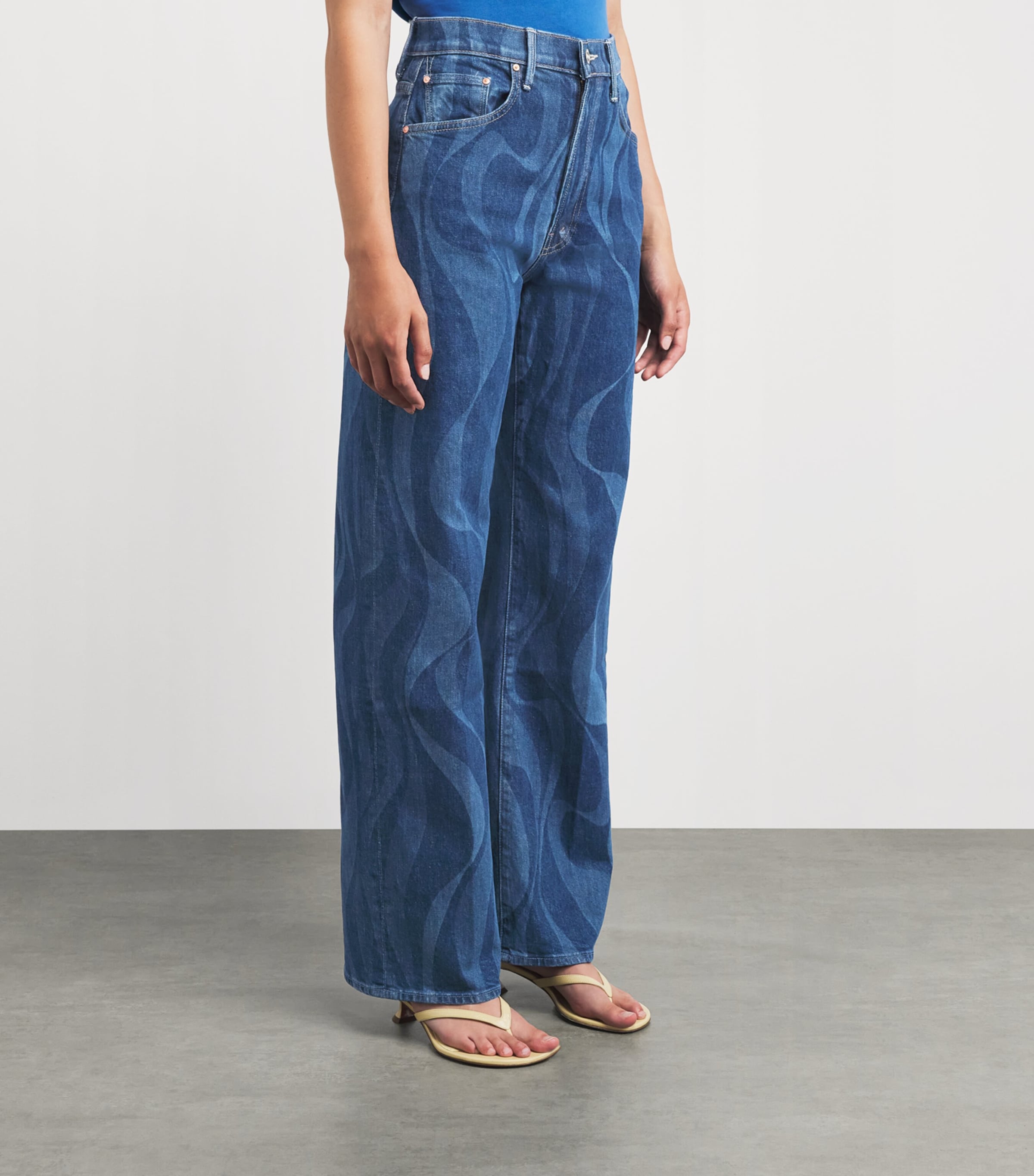 MOTHER Womens The Lasso Sneak Barrel-Leg Jeans Twist Of Fate Image 4