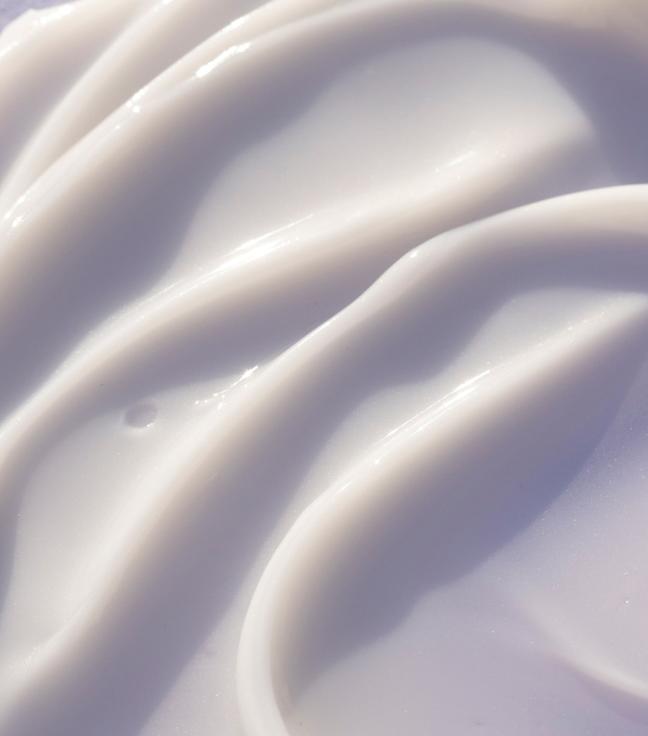 The Dewy Serum (30g) NO COLOUR Image 4