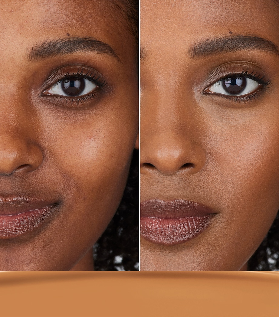 Light Reflecting Foundation LAGOS Image 3