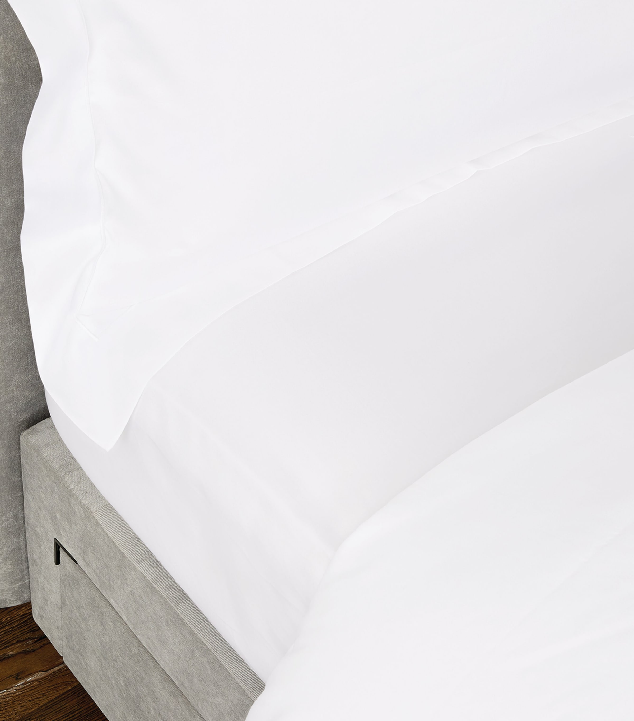 Celso De Lemos Secret Super King Fitted Sheet In White