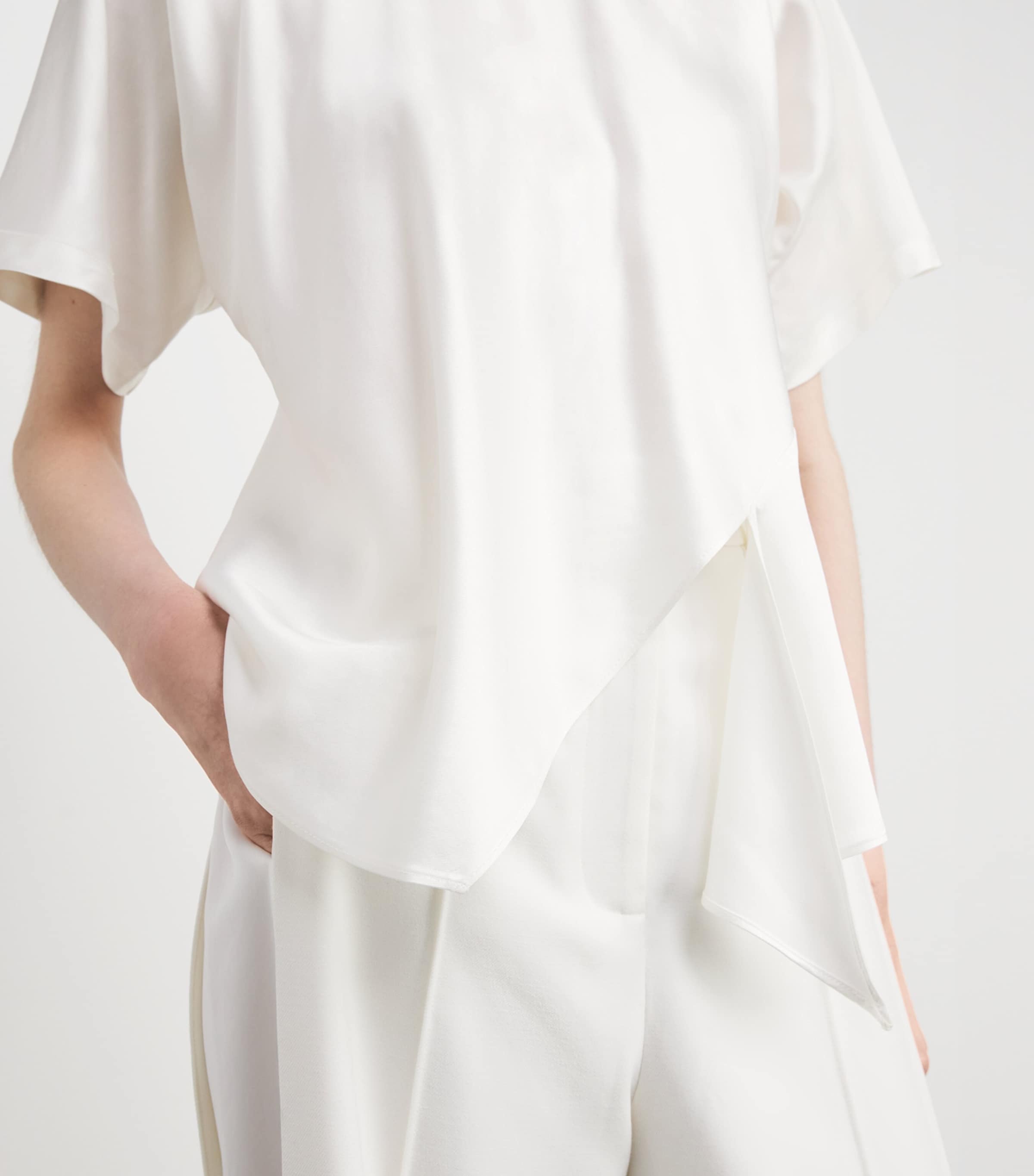 Satin Motion T-Shirt IVORY SATIN Image 3