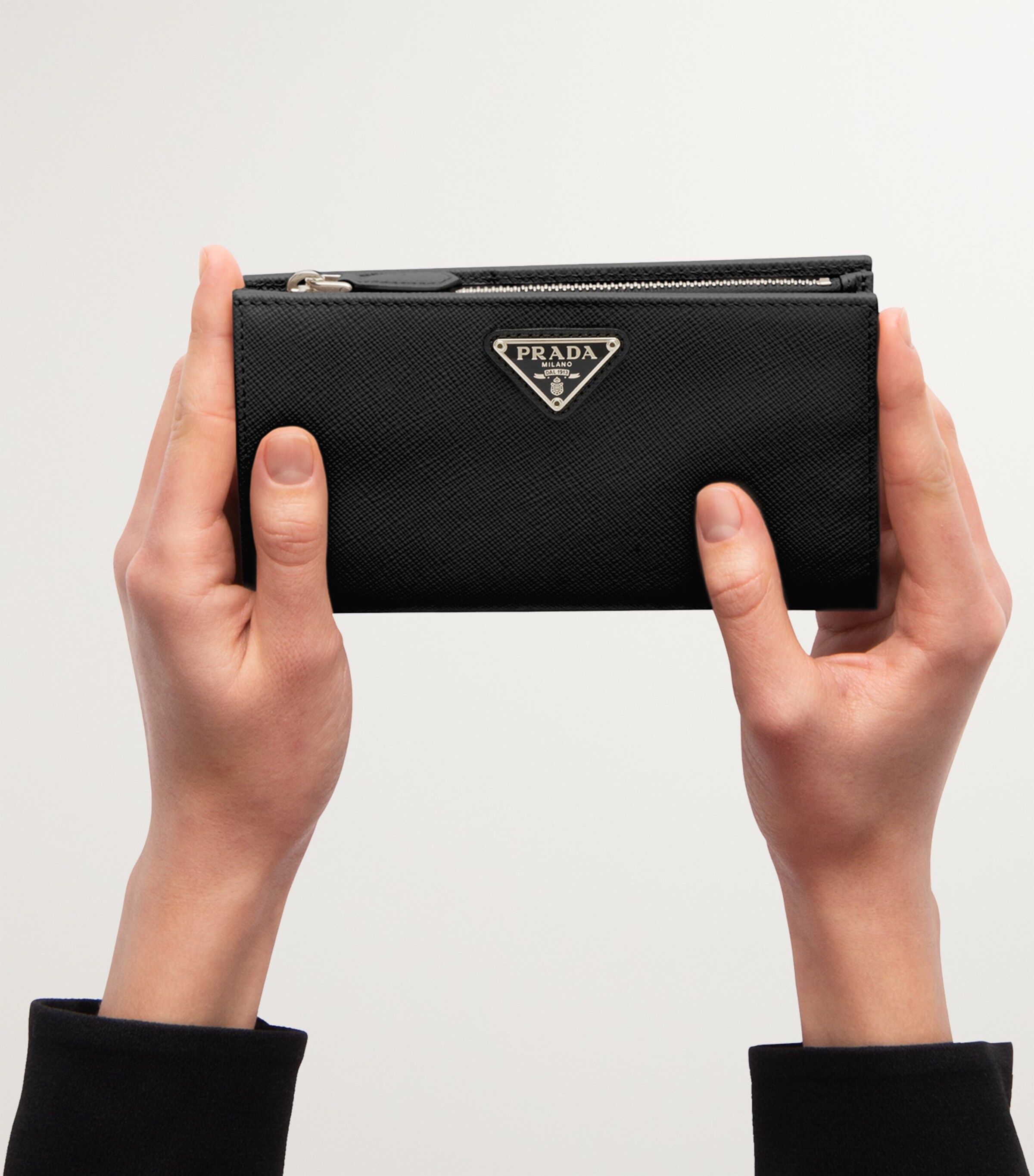 Large Saffiano Leather Wallet F0632 Image 2