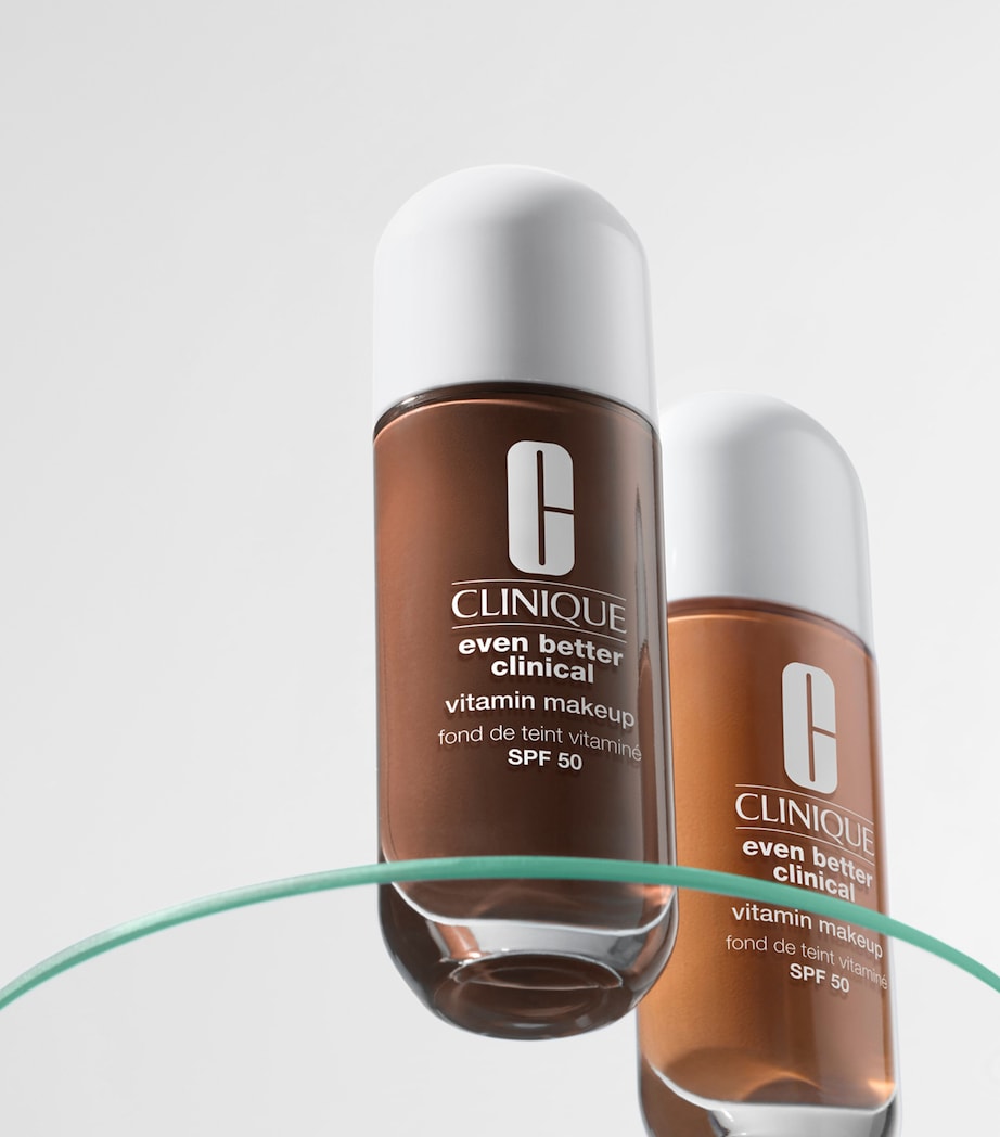 Even Better Foundation SPF 50 04 LC Image 4