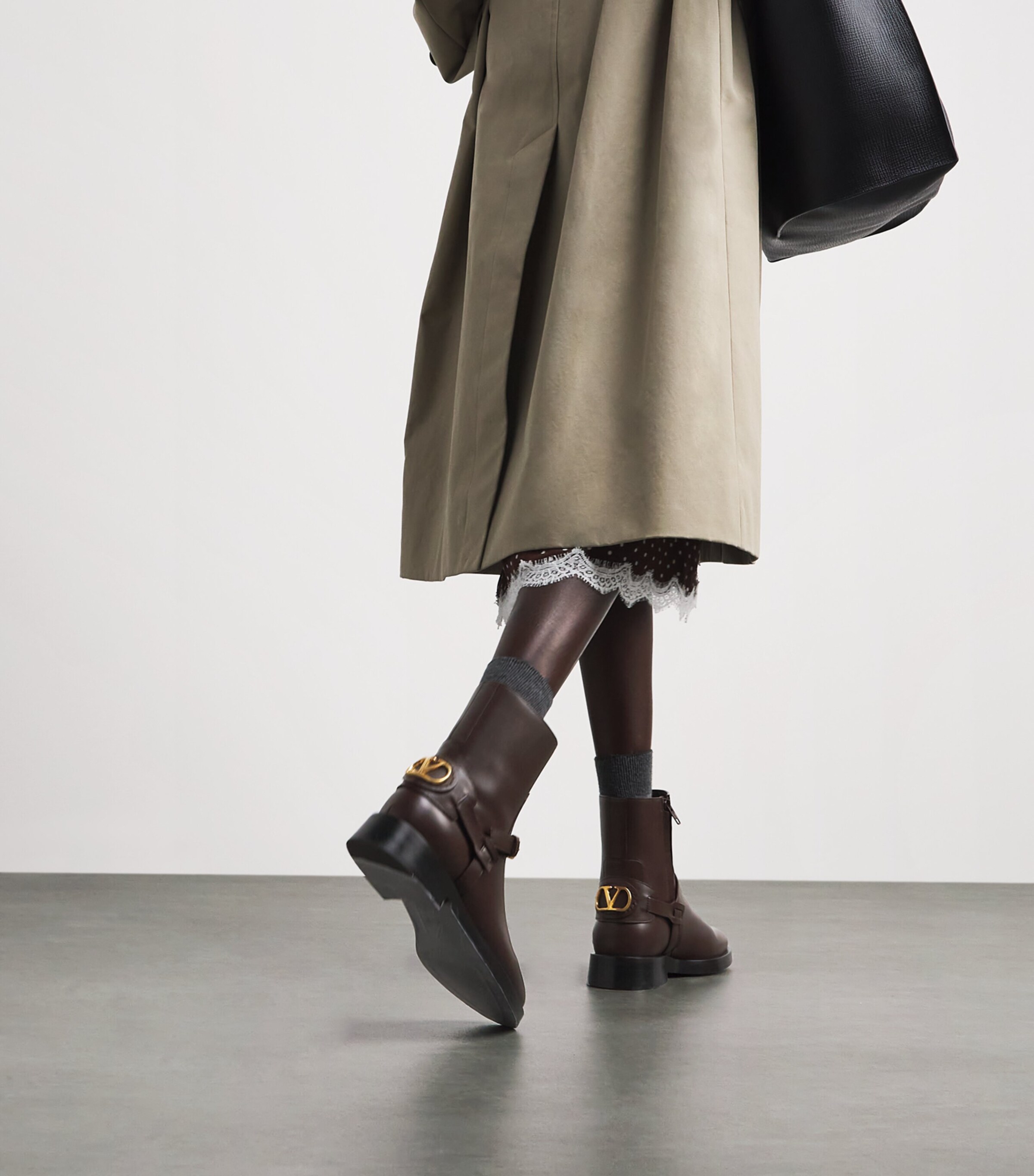 Valentino Garavani Leather Signature VLogo Ankle Boots 30 Brown Image 2