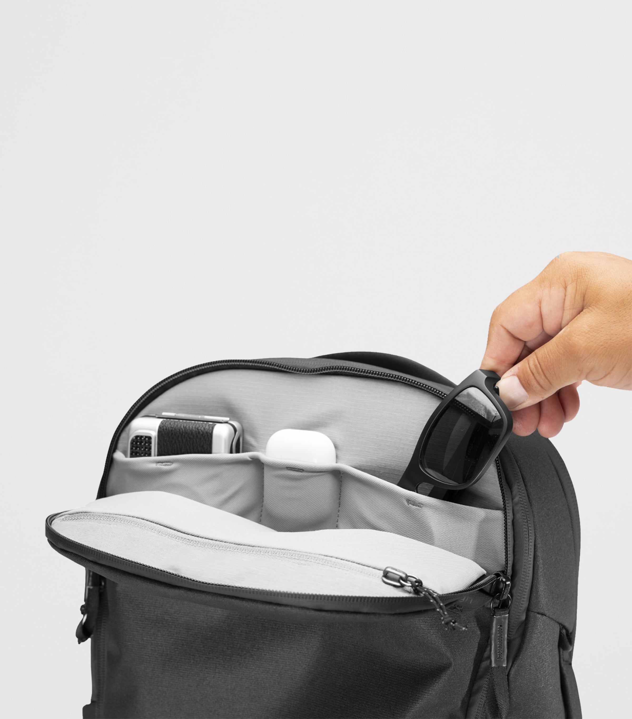 Canvas Expandable 30-Litre Travel Backpack BLACK Image 10