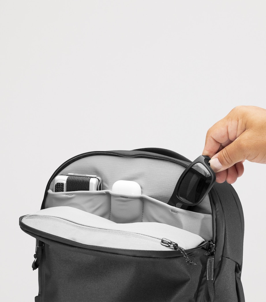 Canvas Expandable 30-Litre Travel Backpack BLACK Image 10